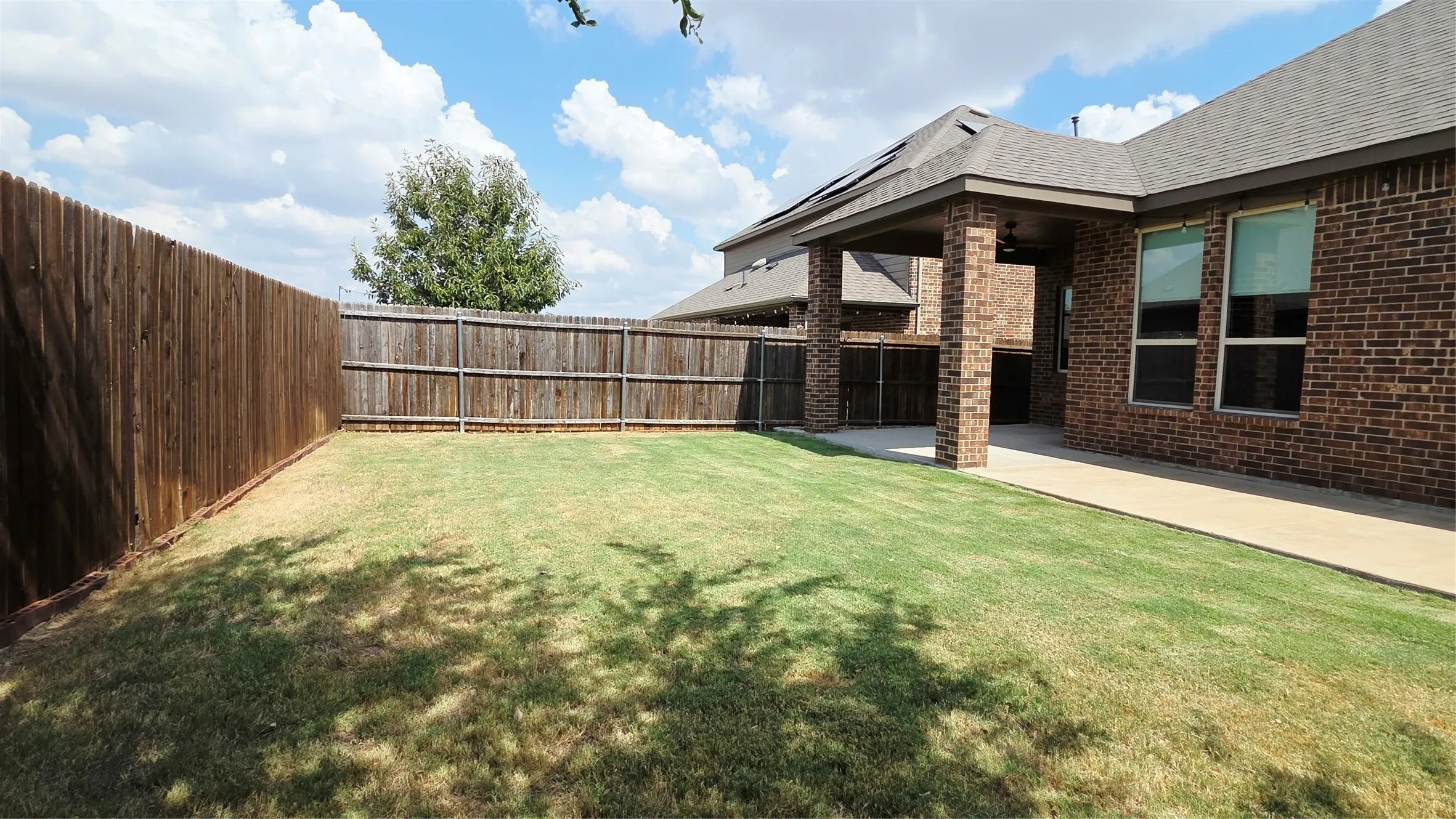 Single Family Residence For Rent in Collin County , 2932 Log Cabin Drive, Celina, Texas 75009, 5 Bedroom, 3 Bathroom, 2 Garage spaces, 2,499 Sqft, built in 2021, mls#21392730, Real Estate Agent in Celina, Homes For Rent in Collin county, Homes For Rent in Celina, Realtor in Celina Texas, Real Estate Brokerage Independent Realty Texas, Luminita Cordes Realtor
