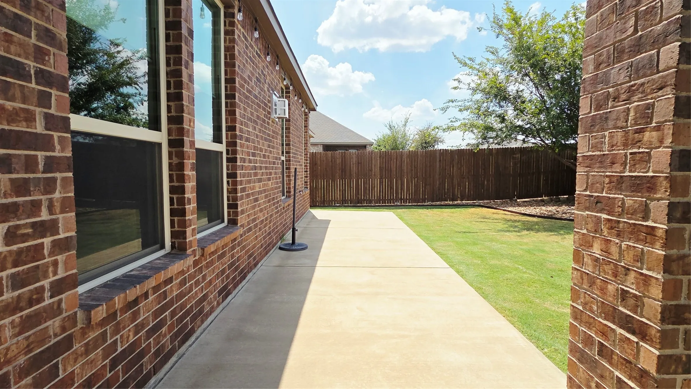 Single Family Residence For Rent in Collin County , 2932 Log Cabin Drive, Celina, Texas 75009, 5 Bedroom, 3 Bathroom, 2 Garage spaces, 2,499 Sqft, built in 2021, mls#21392730, Real Estate Agent in Celina, Homes For Rent in Collin county, Homes For Rent in Celina, Realtor in Celina Texas, Real Estate Brokerage Independent Realty Texas, Luminita Cordes Realtor
