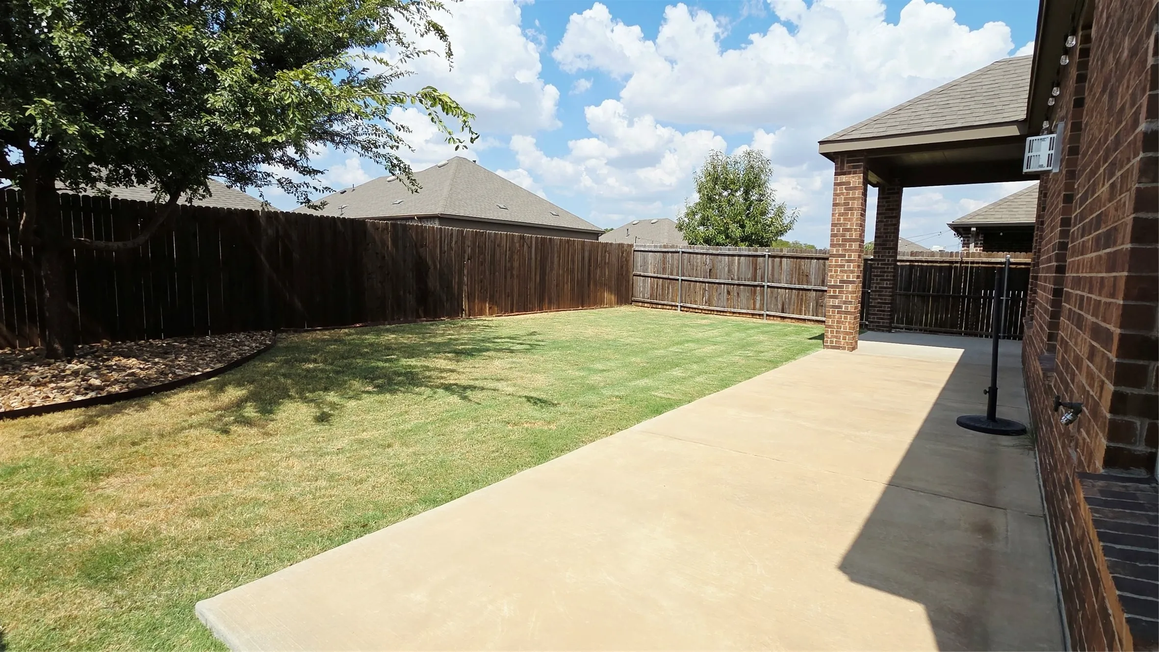 Single Family Residence For Rent in Collin County , 2932 Log Cabin Drive, Celina, Texas 75009, 5 Bedroom, 3 Bathroom, 2 Garage spaces, 2,499 Sqft, built in 2021, mls#21392730, Real Estate Agent in Celina, Homes For Rent in Collin county, Homes For Rent in Celina, Realtor in Celina Texas, Real Estate Brokerage Independent Realty Texas, Luminita Cordes Realtor