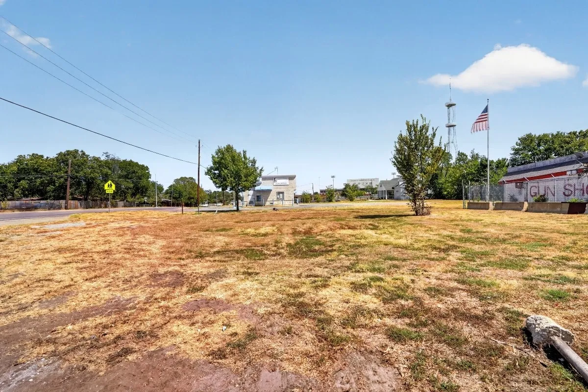 Unimproved Land For Sale in Dallas County , 2648 W Scyene Road, Mesquite, Texas 75149, 0, 0, Garage spaces, 0 Sqft, built in 0, mls#21392355, Real Estate Agent in Mesquite, Homes For Sale in Dallas county, Homes For Sale in Mesquite, Realtor in Mesquite Texas, Real Estate Brokerage Independent Realty Texas, Luminita Cordes Realtor