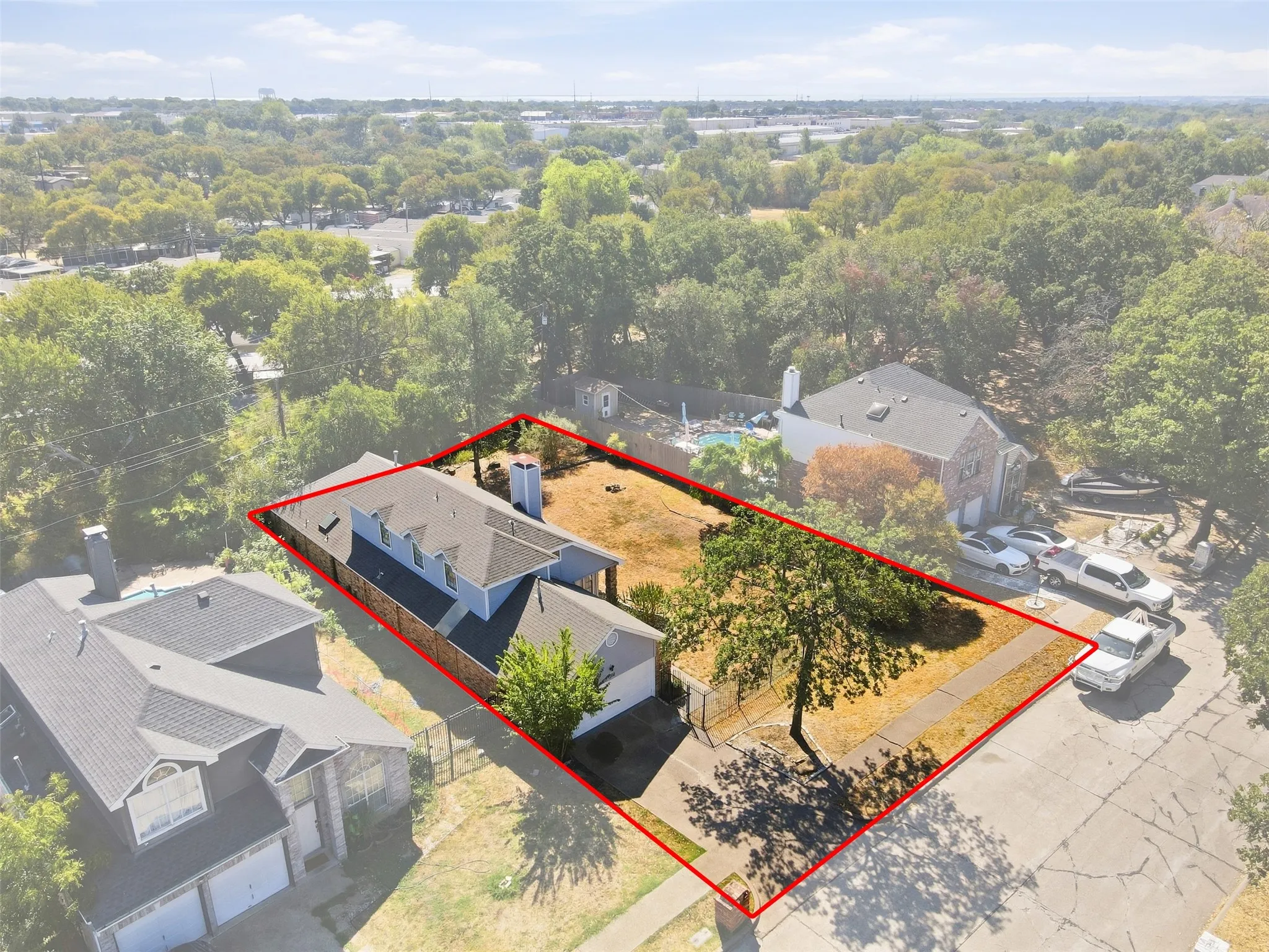 Single Family Residence For Sale in Dallas County , 1308 Carver Lane, Irving, Texas 75061, 3 Bedroom, 3 Bathroom, 2 Garage spaces, 2,167 Sqft, built in 1987, mls#21392416, Real Estate Agent in Irving, Homes For Sale in Dallas county, Homes For Sale in Irving, Realtor in Irving Texas, Real Estate Brokerage Independent Realty Texas, Luminita Cordes Realtor
