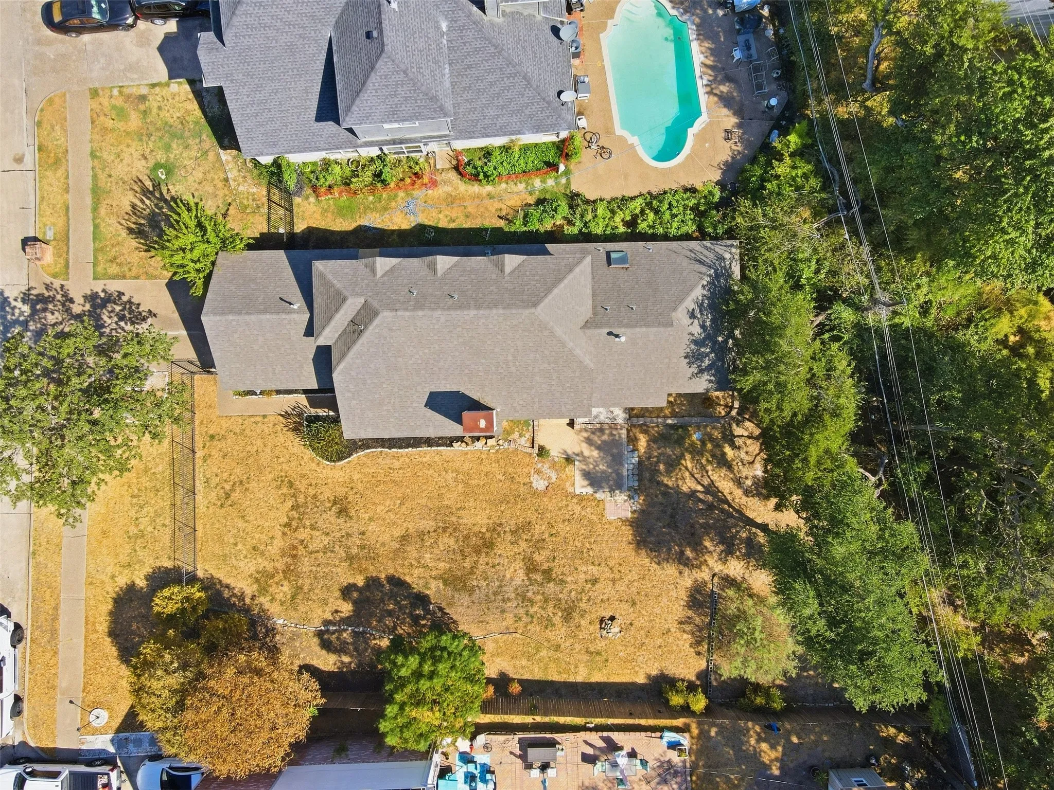 Single Family Residence For Sale in Dallas County , 1308 Carver Lane, Irving, Texas 75061, 3 Bedroom, 3 Bathroom, 2 Garage spaces, 2,167 Sqft, built in 1987, mls#21392416, Real Estate Agent in Irving, Homes For Sale in Dallas county, Homes For Sale in Irving, Realtor in Irving Texas, Real Estate Brokerage Independent Realty Texas, Luminita Cordes Realtor