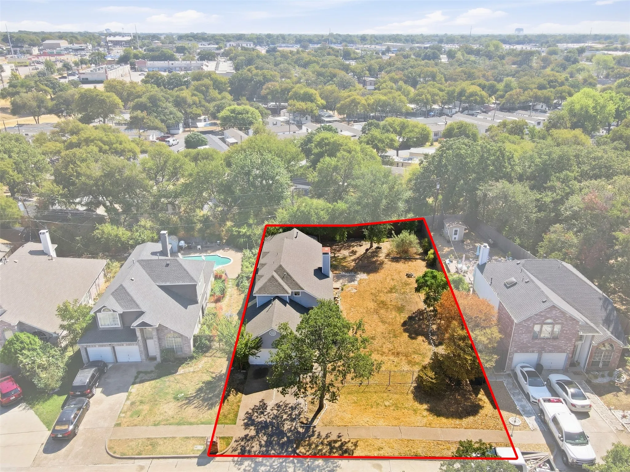 Single Family Residence For Sale in Dallas County , 1308 Carver Lane, Irving, Texas 75061, 3 Bedroom, 3 Bathroom, 2 Garage spaces, 2,167 Sqft, built in 1987, mls#21392416, Real Estate Agent in Irving, Homes For Sale in Dallas county, Homes For Sale in Irving, Realtor in Irving Texas, Real Estate Brokerage Independent Realty Texas, Luminita Cordes Realtor