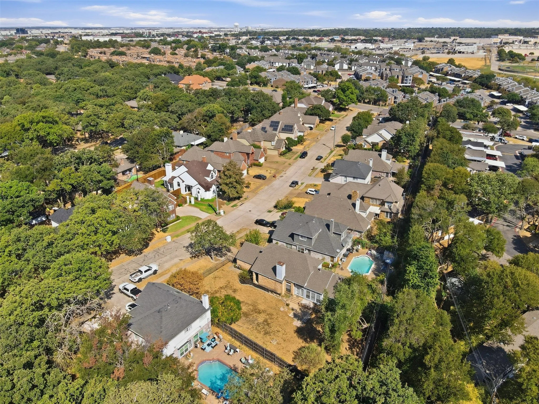 Single Family Residence For Sale in Dallas County , 1308 Carver Lane, Irving, Texas 75061, 3 Bedroom, 3 Bathroom, 2 Garage spaces, 2,167 Sqft, built in 1987, mls#21392416, Real Estate Agent in Irving, Homes For Sale in Dallas county, Homes For Sale in Irving, Realtor in Irving Texas, Real Estate Brokerage Independent Realty Texas, Luminita Cordes Realtor