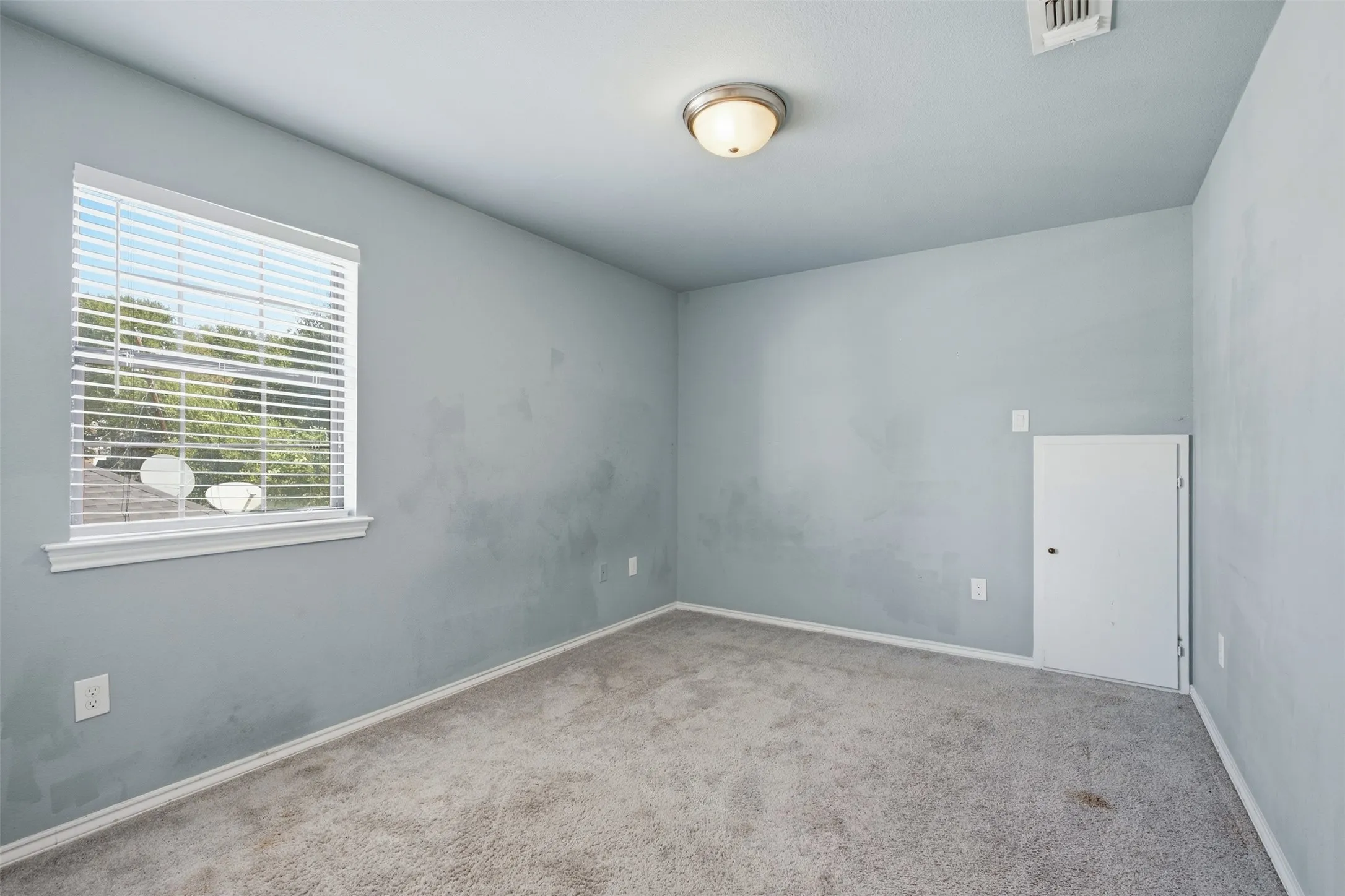 Single Family Residence For Sale in Dallas County , 1308 Carver Lane, Irving, Texas 75061, 3 Bedroom, 3 Bathroom, 2 Garage spaces, 2,167 Sqft, built in 1987, mls#21392416, Real Estate Agent in Irving, Homes For Sale in Dallas county, Homes For Sale in Irving, Realtor in Irving Texas, Real Estate Brokerage Independent Realty Texas, Luminita Cordes Realtor