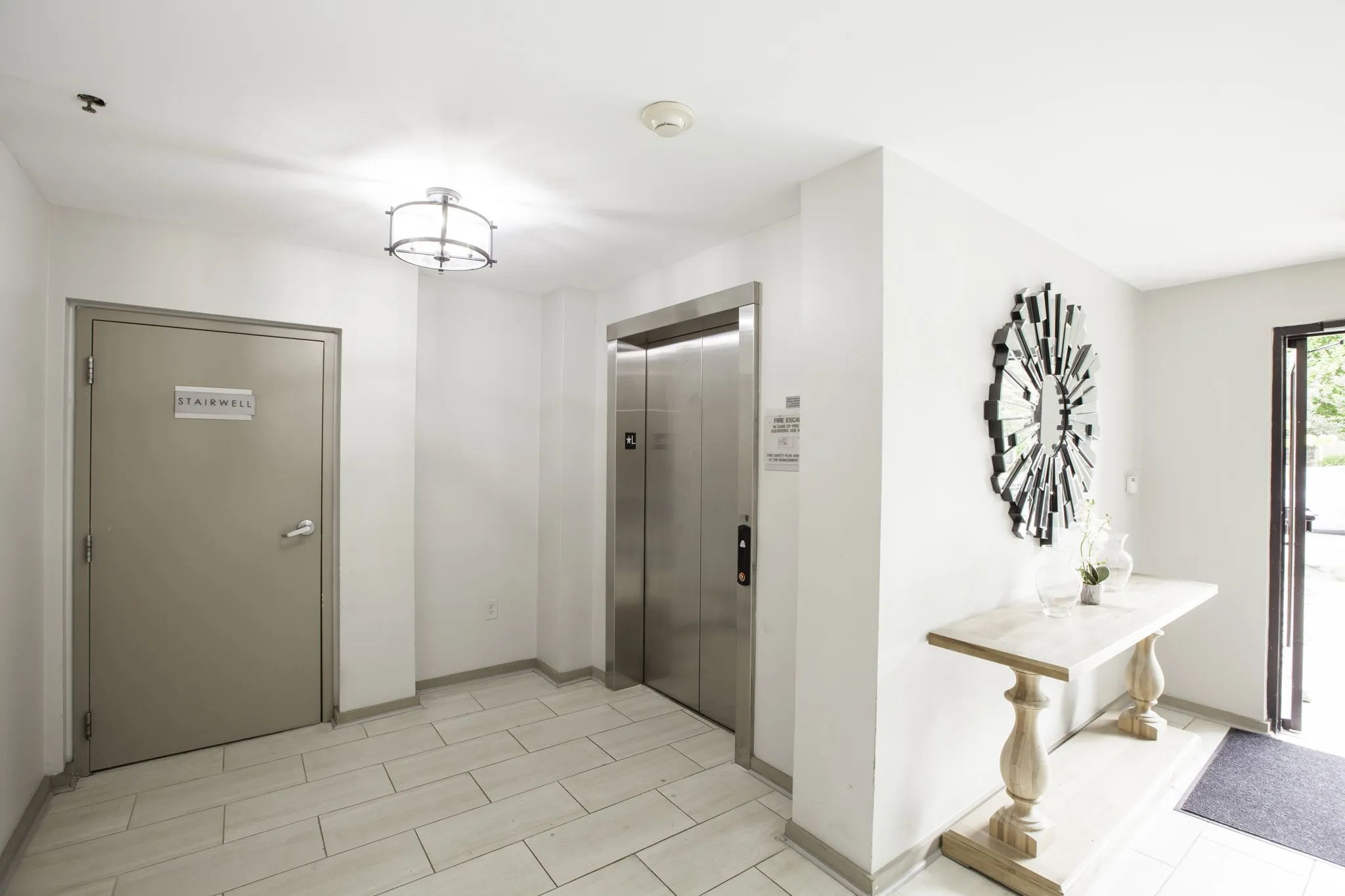 Condominium For Sale in Dallas County , 4107 Bowser Avenue 308, Dallas, Texas 75219, 2 Bedroom, 2 Bathroom, 2 Garage spaces, 1,332 Sqft, built in 2008, mls#21391305, Real Estate Agent in Dallas, Homes For Sale in Dallas county, Homes For Sale in Dallas, Realtor in Dallas Texas, Real Estate Brokerage Independent Realty Texas, Luminita Cordes Realtor
