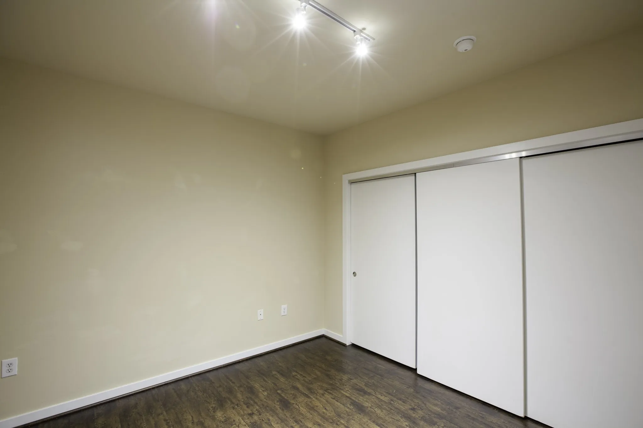 Condominium For Sale in Dallas County , 4107 Bowser Avenue 308, Dallas, Texas 75219, 2 Bedroom, 2 Bathroom, 2 Garage spaces, 1,332 Sqft, built in 2008, mls#21391305, Real Estate Agent in Dallas, Homes For Sale in Dallas county, Homes For Sale in Dallas, Realtor in Dallas Texas, Real Estate Brokerage Independent Realty Texas, Luminita Cordes Realtor