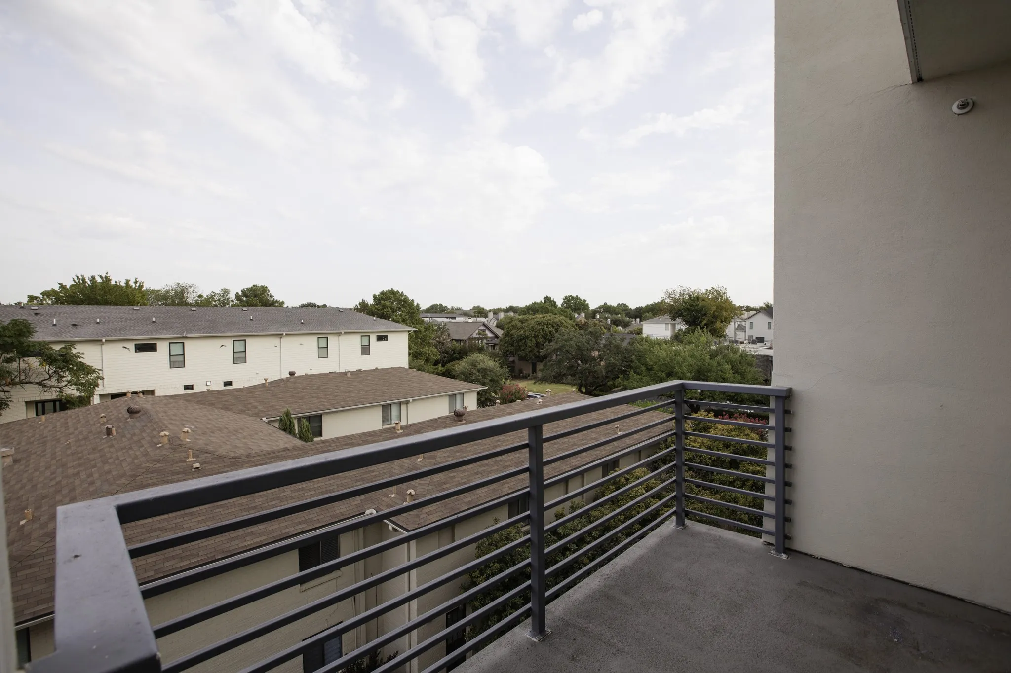 Condominium For Sale in Dallas County , 4107 Bowser Avenue 308, Dallas, Texas 75219, 2 Bedroom, 2 Bathroom, 2 Garage spaces, 1,332 Sqft, built in 2008, mls#21391305, Real Estate Agent in Dallas, Homes For Sale in Dallas county, Homes For Sale in Dallas, Realtor in Dallas Texas, Real Estate Brokerage Independent Realty Texas, Luminita Cordes Realtor