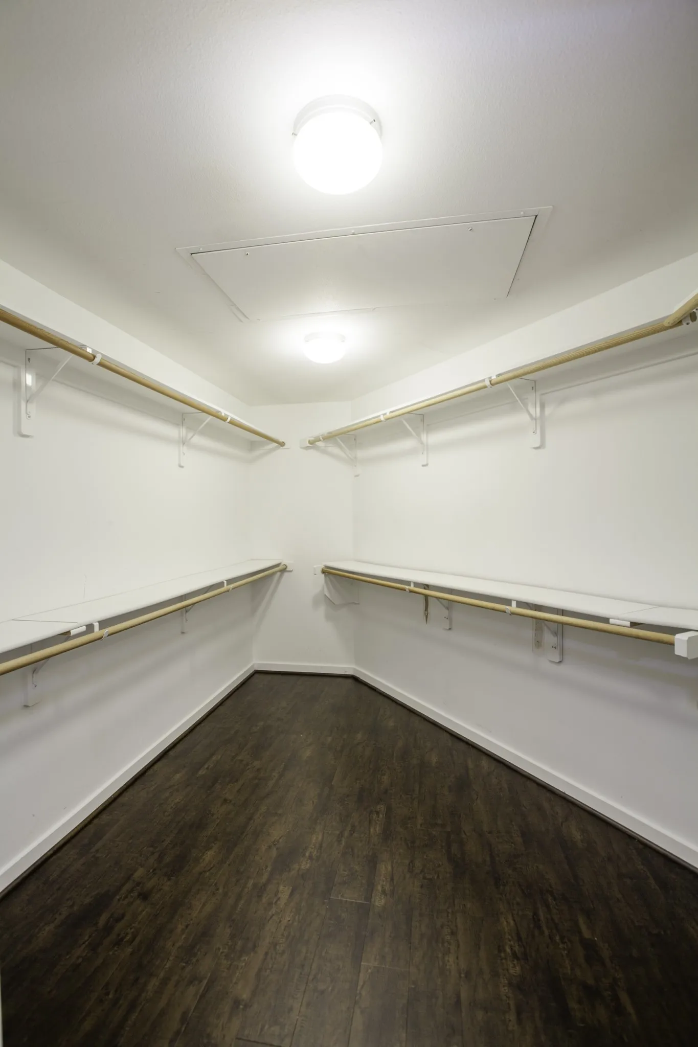 Condominium For Sale in Dallas County , 4107 Bowser Avenue 308, Dallas, Texas 75219, 2 Bedroom, 2 Bathroom, 2 Garage spaces, 1,332 Sqft, built in 2008, mls#21391305, Real Estate Agent in Dallas, Homes For Sale in Dallas county, Homes For Sale in Dallas, Realtor in Dallas Texas, Real Estate Brokerage Independent Realty Texas, Luminita Cordes Realtor