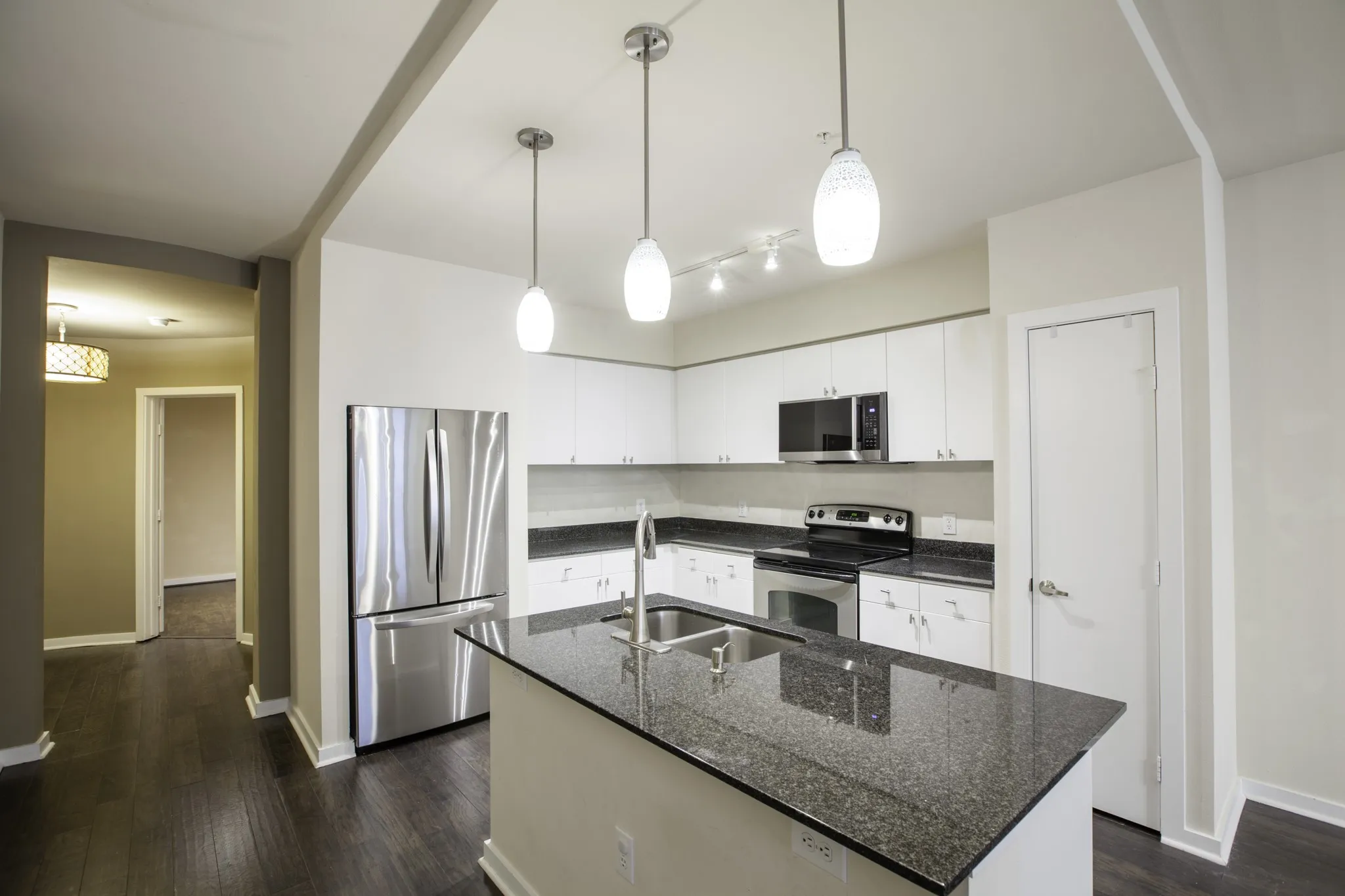 Condominium For Sale in Dallas County , 4107 Bowser Avenue 308, Dallas, Texas 75219, 2 Bedroom, 2 Bathroom, 2 Garage spaces, 1,332 Sqft, built in 2008, mls#21391305, Real Estate Agent in Dallas, Homes For Sale in Dallas county, Homes For Sale in Dallas, Realtor in Dallas Texas, Real Estate Brokerage Independent Realty Texas, Luminita Cordes Realtor