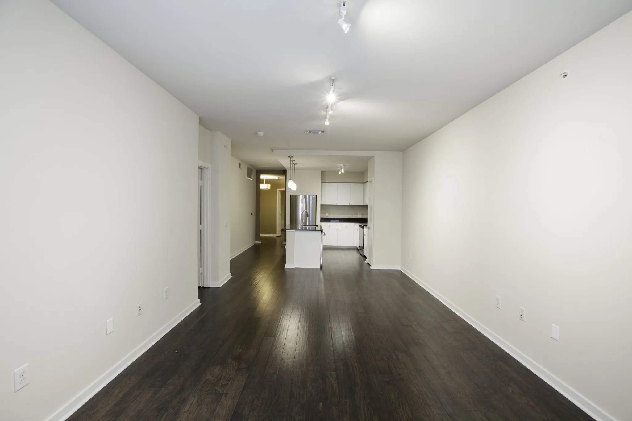 Condominium For Sale in Dallas County , 4107 Bowser Avenue 308, Dallas, Texas 75219, 2 Bedroom, 2 Bathroom, 2 Garage spaces, 1,332 Sqft, built in 2008, mls#21391305, Real Estate Agent in Dallas, Homes For Sale in Dallas county, Homes For Sale in Dallas, Realtor in Dallas Texas, Real Estate Brokerage Independent Realty Texas, Luminita Cordes Realtor