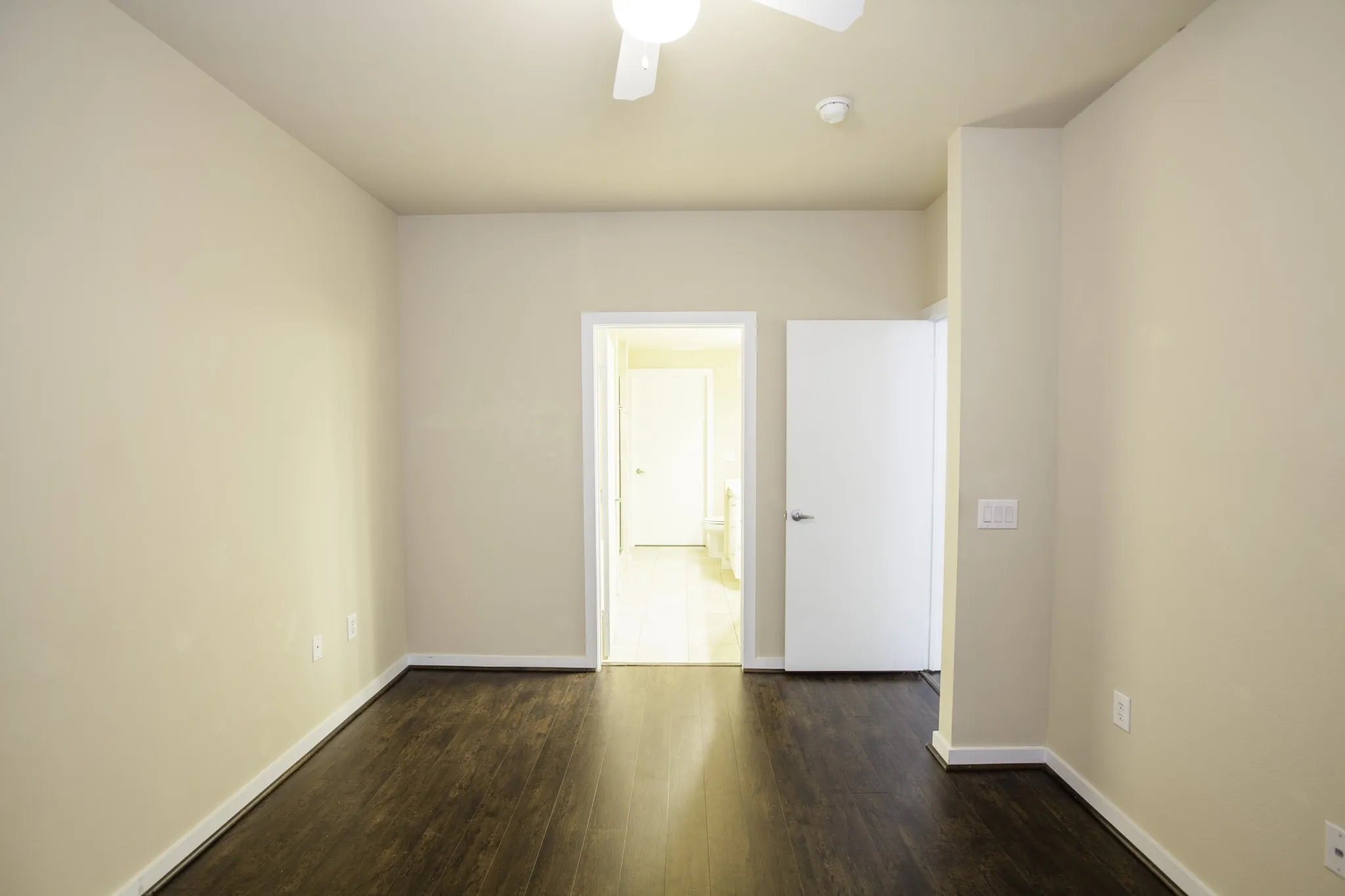 Condominium For Sale in Dallas County , 4107 Bowser Avenue 308, Dallas, Texas 75219, 2 Bedroom, 2 Bathroom, 2 Garage spaces, 1,332 Sqft, built in 2008, mls#21391305, Real Estate Agent in Dallas, Homes For Sale in Dallas county, Homes For Sale in Dallas, Realtor in Dallas Texas, Real Estate Brokerage Independent Realty Texas, Luminita Cordes Realtor