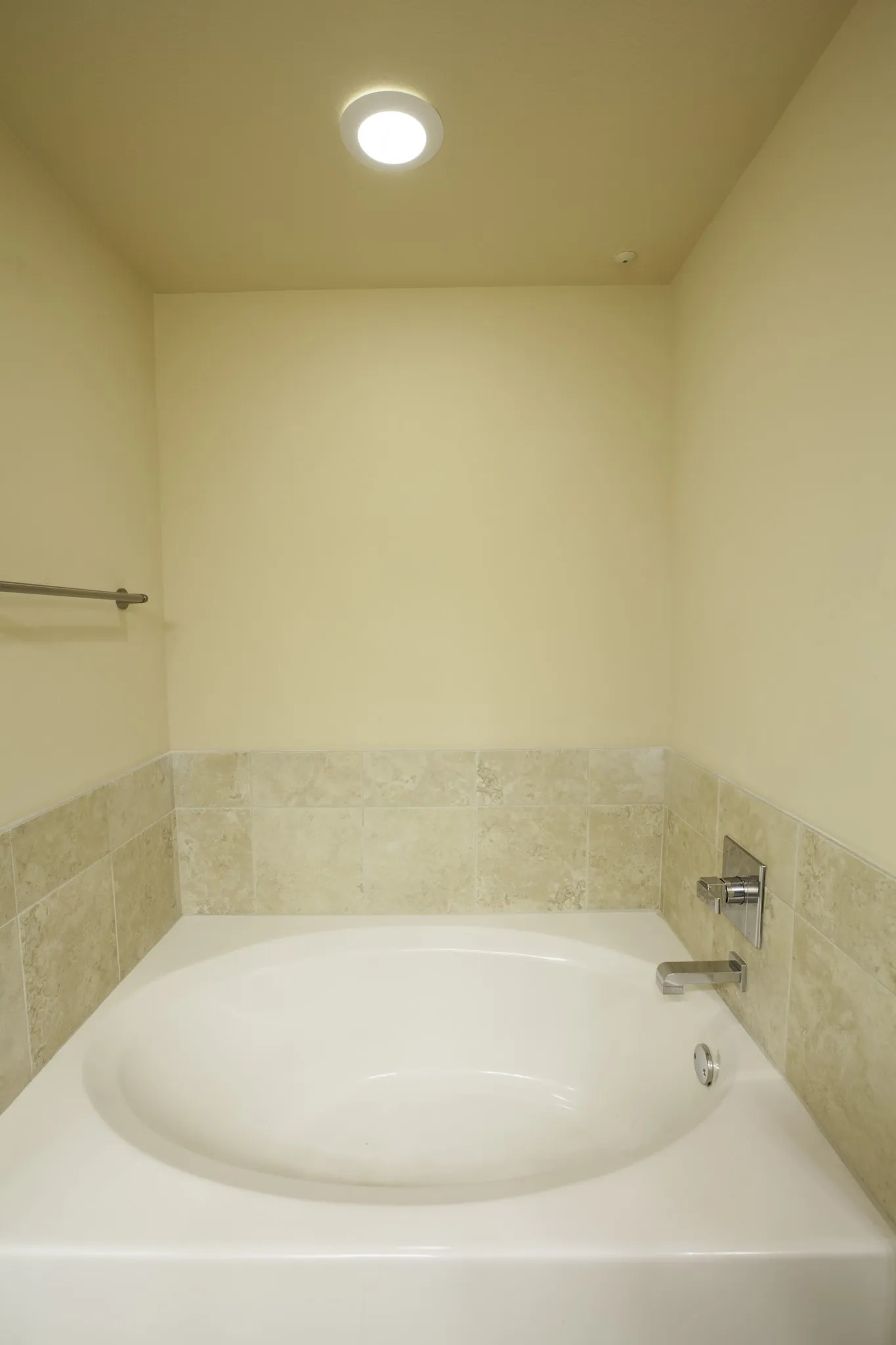 Condominium For Sale in Dallas County , 4107 Bowser Avenue 308, Dallas, Texas 75219, 2 Bedroom, 2 Bathroom, 2 Garage spaces, 1,332 Sqft, built in 2008, mls#21391305, Real Estate Agent in Dallas, Homes For Sale in Dallas county, Homes For Sale in Dallas, Realtor in Dallas Texas, Real Estate Brokerage Independent Realty Texas, Luminita Cordes Realtor