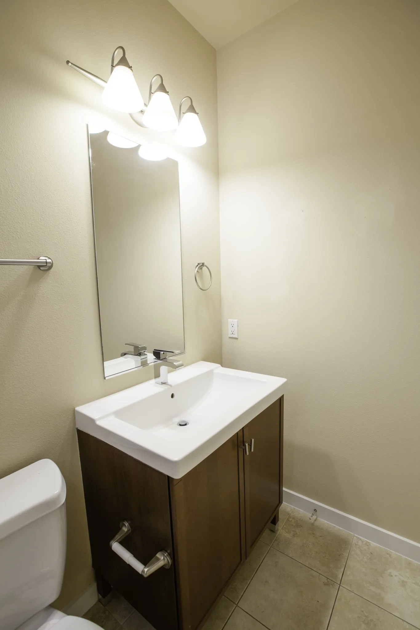 Condominium For Sale in Dallas County , 4107 Bowser Avenue 308, Dallas, Texas 75219, 2 Bedroom, 2 Bathroom, 2 Garage spaces, 1,332 Sqft, built in 2008, mls#21391305, Real Estate Agent in Dallas, Homes For Sale in Dallas county, Homes For Sale in Dallas, Realtor in Dallas Texas, Real Estate Brokerage Independent Realty Texas, Luminita Cordes Realtor