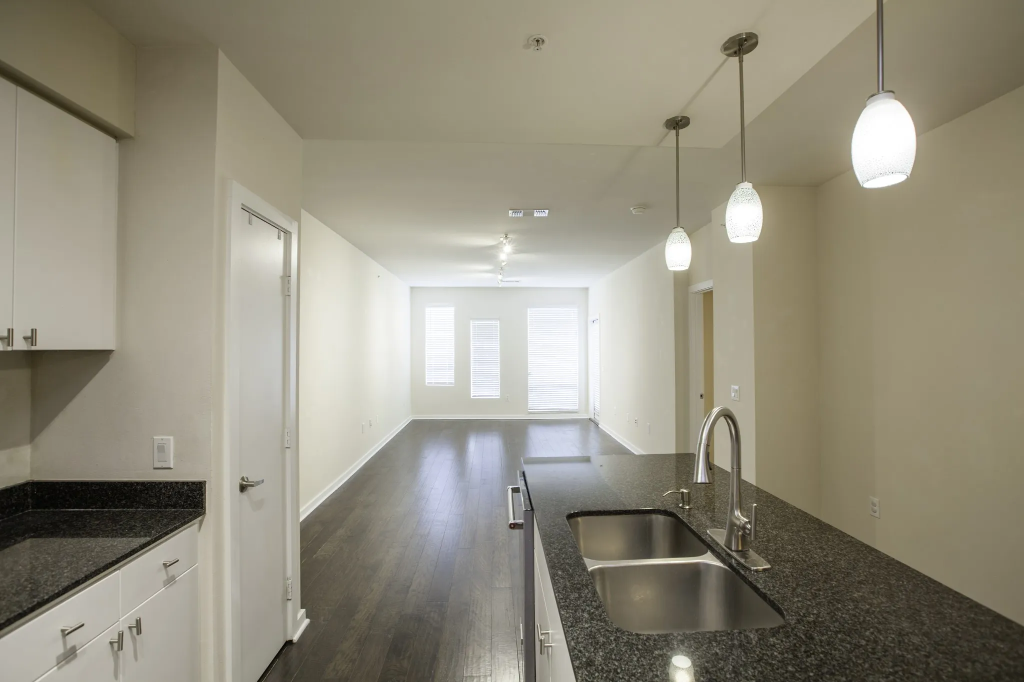 Condominium For Sale in Dallas County , 4107 Bowser Avenue 308, Dallas, Texas 75219, 2 Bedroom, 2 Bathroom, 2 Garage spaces, 1,332 Sqft, built in 2008, mls#21391305, Real Estate Agent in Dallas, Homes For Sale in Dallas county, Homes For Sale in Dallas, Realtor in Dallas Texas, Real Estate Brokerage Independent Realty Texas, Luminita Cordes Realtor
