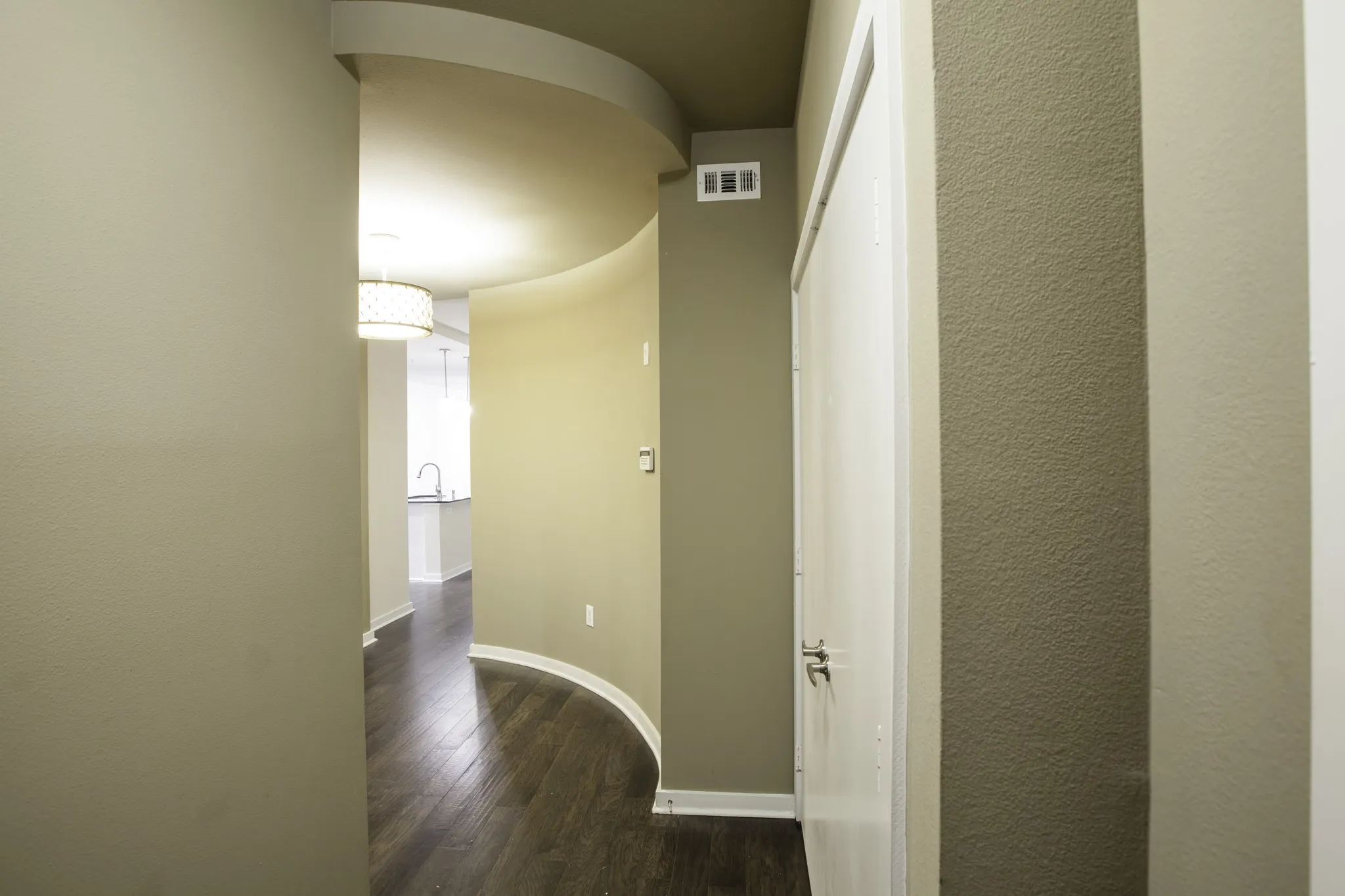 Condominium For Sale in Dallas County , 4107 Bowser Avenue 308, Dallas, Texas 75219, 2 Bedroom, 2 Bathroom, 2 Garage spaces, 1,332 Sqft, built in 2008, mls#21391305, Real Estate Agent in Dallas, Homes For Sale in Dallas county, Homes For Sale in Dallas, Realtor in Dallas Texas, Real Estate Brokerage Independent Realty Texas, Luminita Cordes Realtor