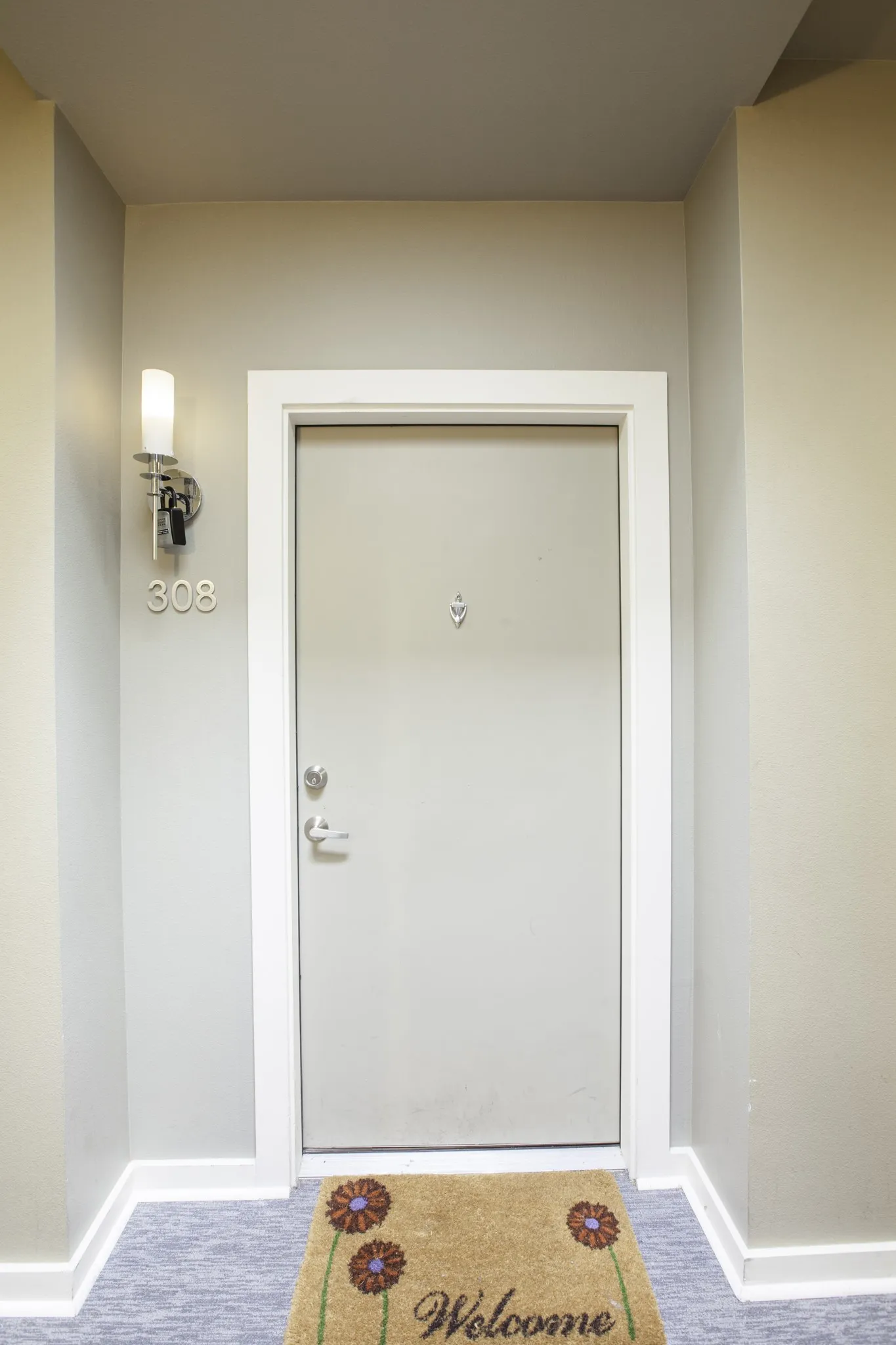 Condominium For Sale in Dallas County , 4107 Bowser Avenue 308, Dallas, Texas 75219, 2 Bedroom, 2 Bathroom, 2 Garage spaces, 1,332 Sqft, built in 2008, mls#21391305, Real Estate Agent in Dallas, Homes For Sale in Dallas county, Homes For Sale in Dallas, Realtor in Dallas Texas, Real Estate Brokerage Independent Realty Texas, Luminita Cordes Realtor