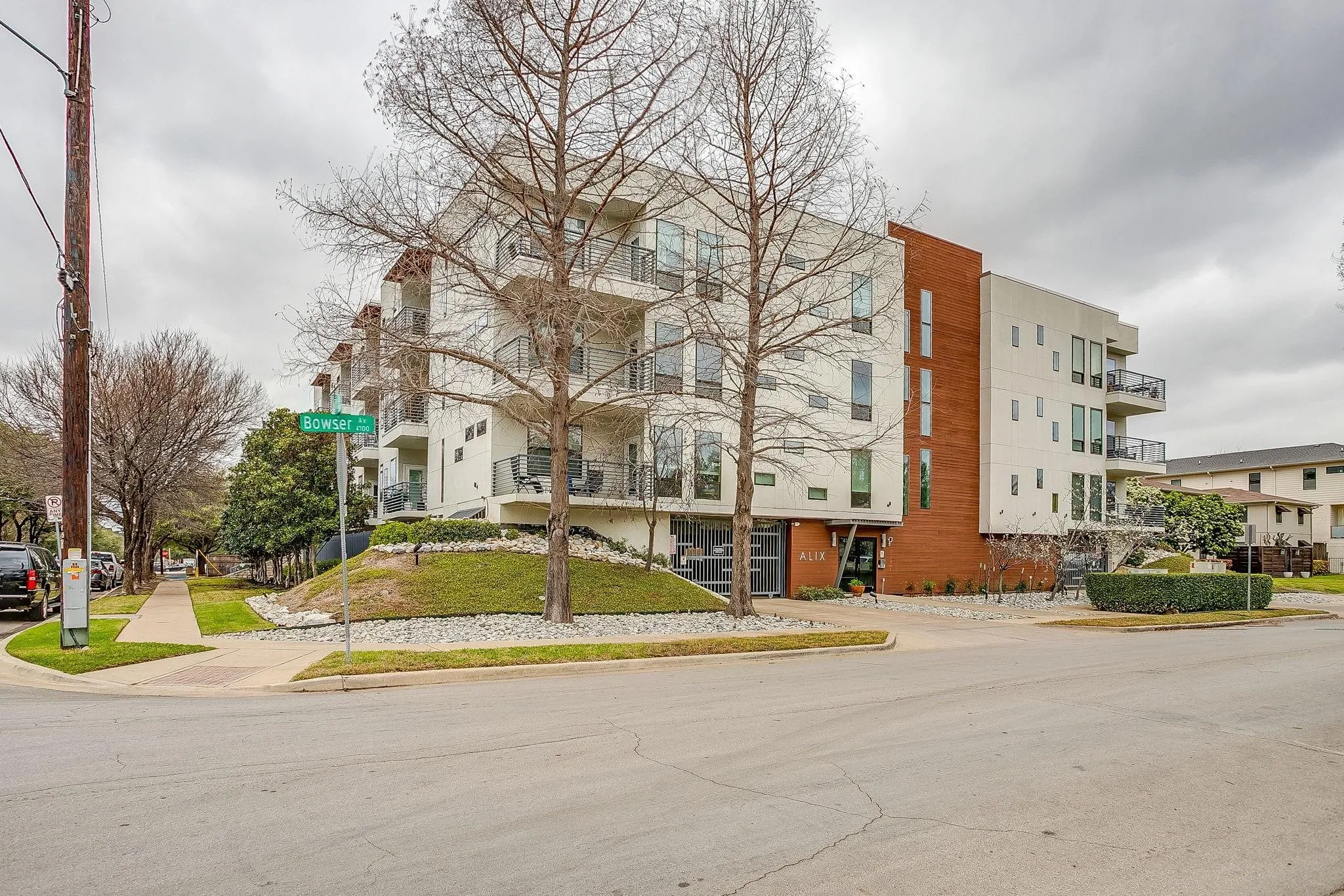 Condominium For Sale in Dallas County , 4107 Bowser Avenue 308, Dallas, Texas 75219, 2 Bedroom, 2 Bathroom, 2 Garage spaces, 1,332 Sqft, built in 2008, mls#21391305, Real Estate Agent in Dallas, Homes For Sale in Dallas county, Homes For Sale in Dallas, Realtor in Dallas Texas, Real Estate Brokerage Independent Realty Texas, Luminita Cordes Realtor