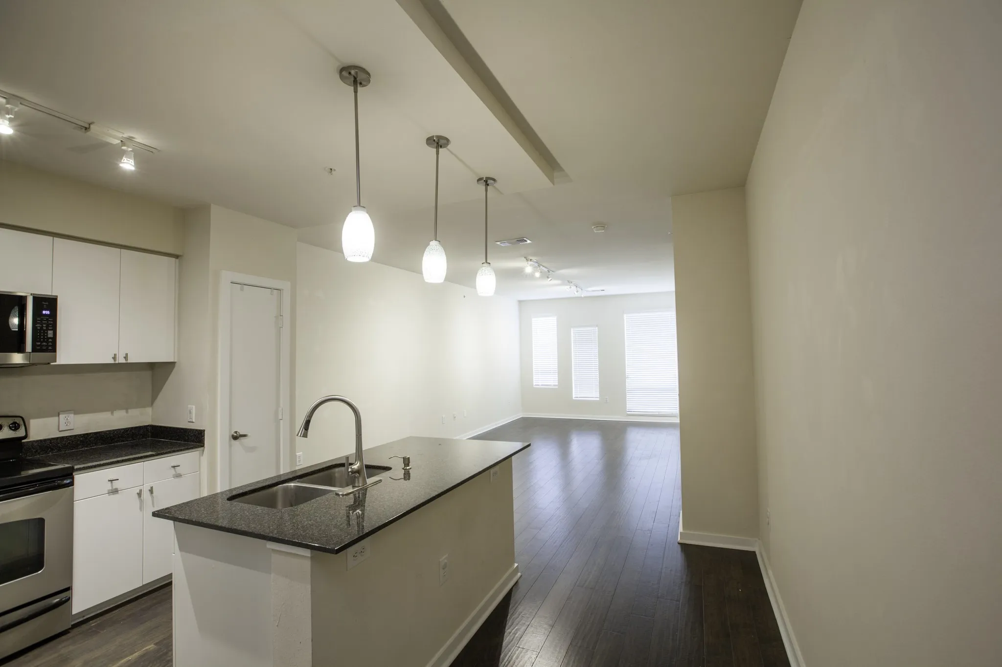 Condominium For Sale in Dallas County , 4107 Bowser Avenue 308, Dallas, Texas 75219, 2 Bedroom, 2 Bathroom, 2 Garage spaces, 1,332 Sqft, built in 2008, mls#21391305, Real Estate Agent in Dallas, Homes For Sale in Dallas county, Homes For Sale in Dallas, Realtor in Dallas Texas, Real Estate Brokerage Independent Realty Texas, Luminita Cordes Realtor