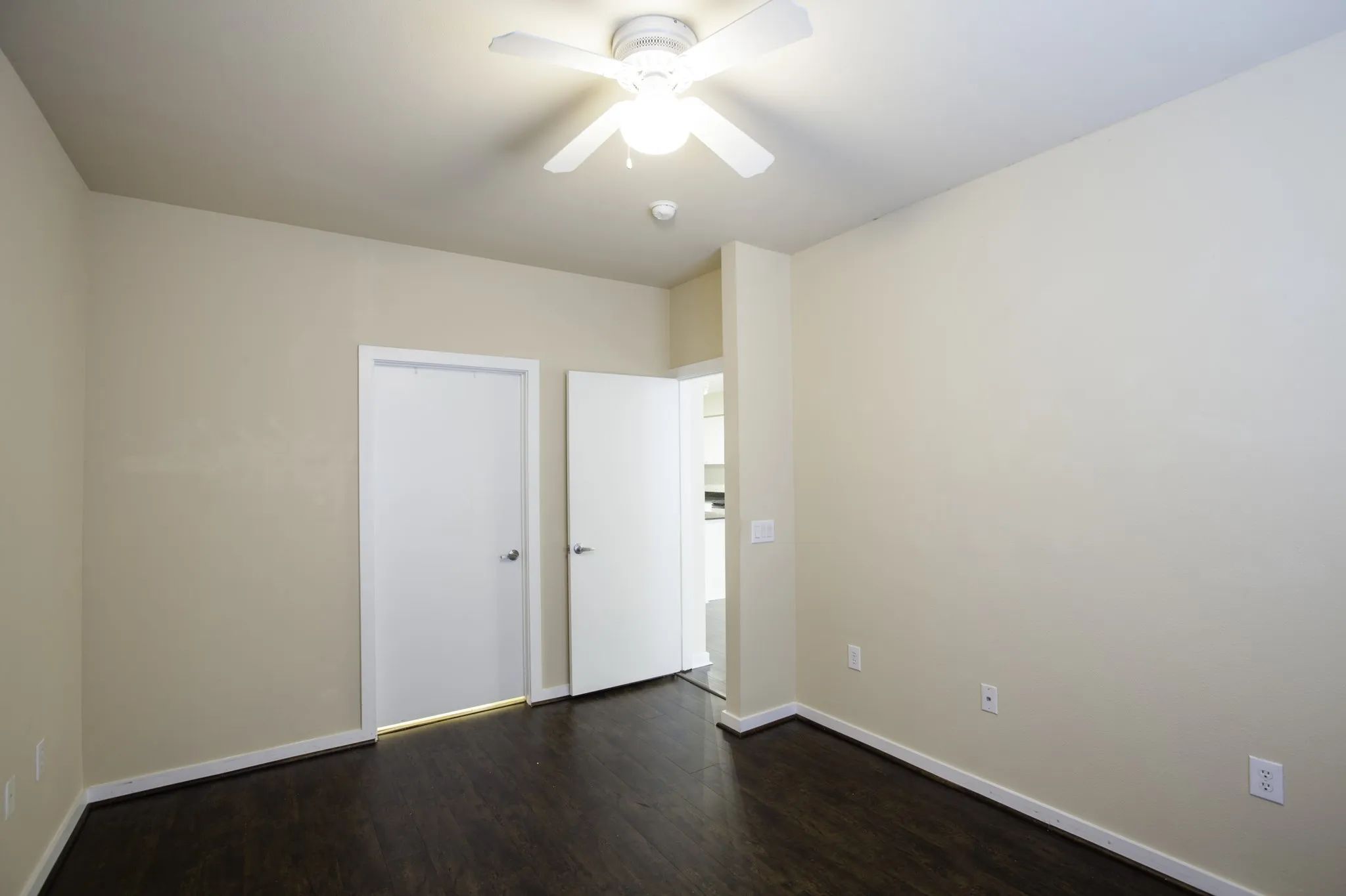 Condominium For Sale in Dallas County , 4107 Bowser Avenue 308, Dallas, Texas 75219, 2 Bedroom, 2 Bathroom, 2 Garage spaces, 1,332 Sqft, built in 2008, mls#21391305, Real Estate Agent in Dallas, Homes For Sale in Dallas county, Homes For Sale in Dallas, Realtor in Dallas Texas, Real Estate Brokerage Independent Realty Texas, Luminita Cordes Realtor