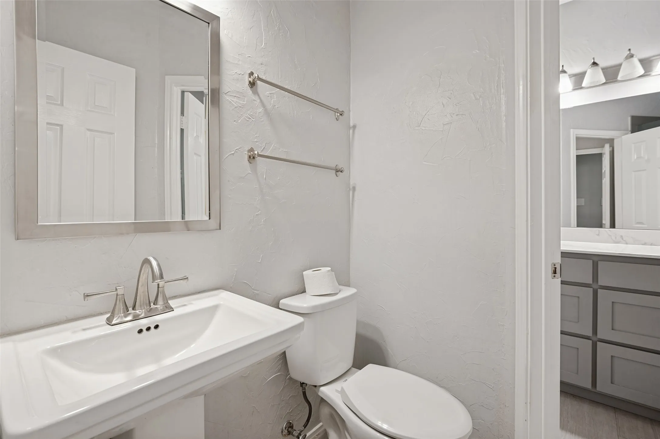 Townhouse For Rent in Collin County , 8400 Hickory Street 1402, Frisco, Texas 75034, 3 Bedroom, 2 Bathroom, 2 Garage spaces, 1,555 Sqft, built in 1995, mls#21375993, Real Estate Agent in Frisco, Homes For Rent in Collin county, Homes For Rent in Frisco, Realtor in Frisco Texas, Real Estate Brokerage Independent Realty Texas, Luminita Cordes Realtor