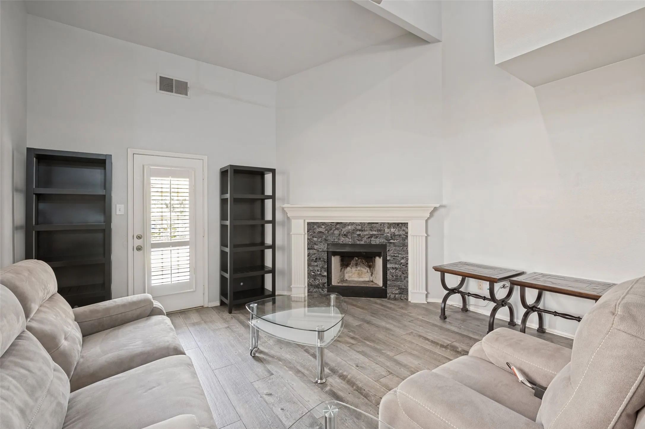 Townhouse For Rent in Collin County , 8400 Hickory Street 1402, Frisco, Texas 75034, 3 Bedroom, 2 Bathroom, 2 Garage spaces, 1,555 Sqft, built in 1995, mls#21375993, Real Estate Agent in Frisco, Homes For Rent in Collin county, Homes For Rent in Frisco, Realtor in Frisco Texas, Real Estate Brokerage Independent Realty Texas, Luminita Cordes Realtor