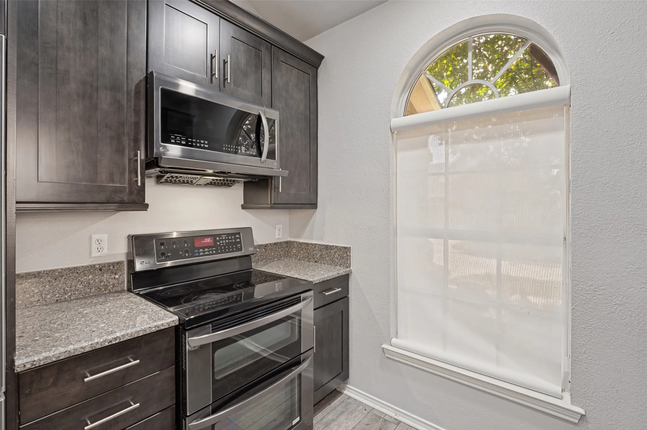 Townhouse For Rent in Collin County , 8400 Hickory Street 1402, Frisco, Texas 75034, 3 Bedroom, 2 Bathroom, 2 Garage spaces, 1,555 Sqft, built in 1995, mls#21375993, Real Estate Agent in Frisco, Homes For Rent in Collin county, Homes For Rent in Frisco, Realtor in Frisco Texas, Real Estate Brokerage Independent Realty Texas, Luminita Cordes Realtor
