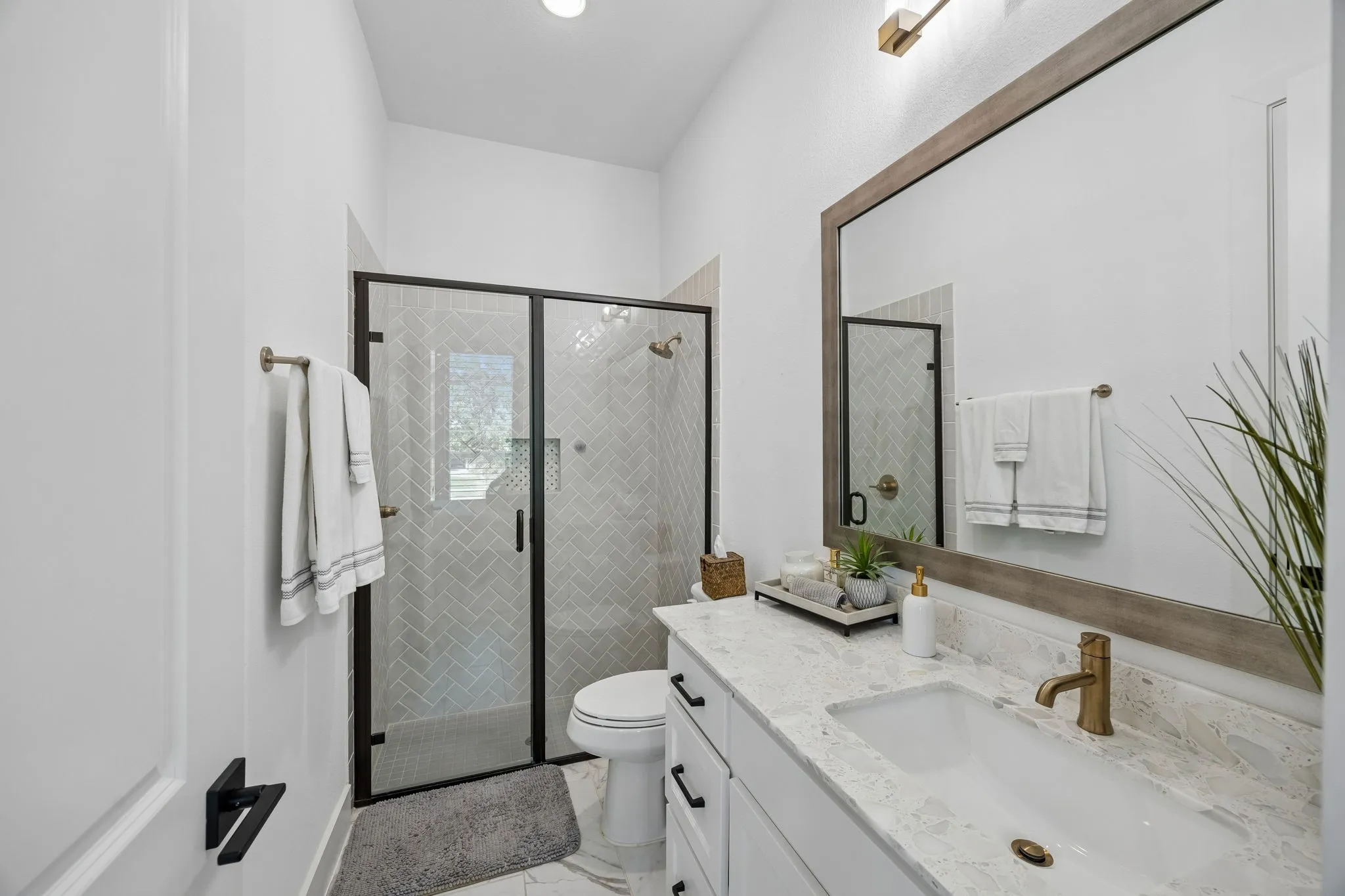 Single Family Residence For Sale in Denton County , 8424 Wembley, The Colony, Texas 75056, 4 Bedroom, 4 Bathroom, 3 Garage spaces, 2,549 Sqft, built in 2022, mls#21392751, Real Estate Agent in The Colony, Homes For Sale in Denton county, Homes For Sale in The Colony, Realtor in The Colony Texas, Real Estate Brokerage Independent Realty Texas, Luminita Cordes Realtor