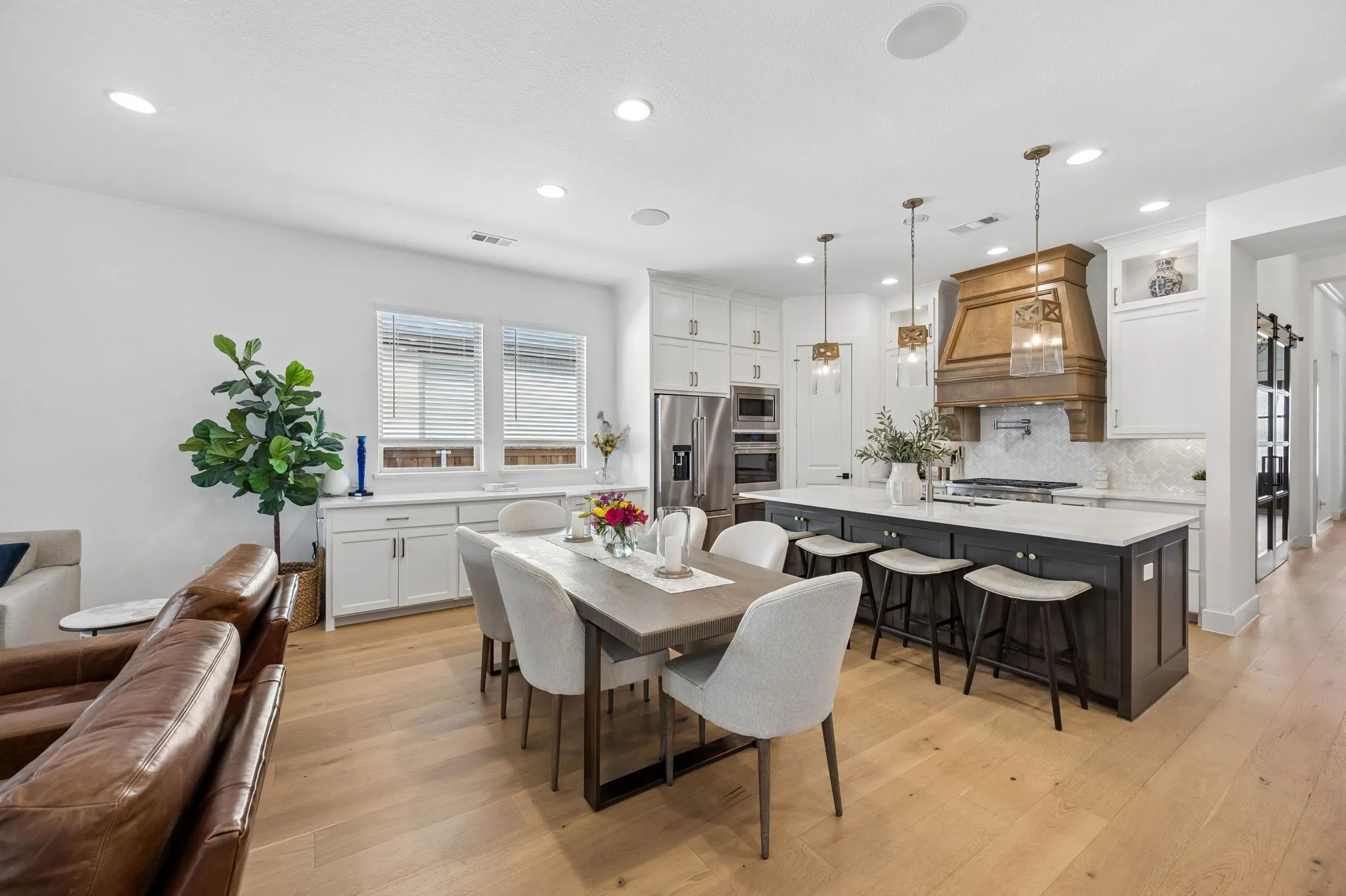 Single Family Residence For Sale in Denton County , 8424 Wembley, The Colony, Texas 75056, 4 Bedroom, 4 Bathroom, 3 Garage spaces, 2,549 Sqft, built in 2022, mls#21392751, Real Estate Agent in The Colony, Homes For Sale in Denton county, Homes For Sale in The Colony, Realtor in The Colony Texas, Real Estate Brokerage Independent Realty Texas, Luminita Cordes Realtor