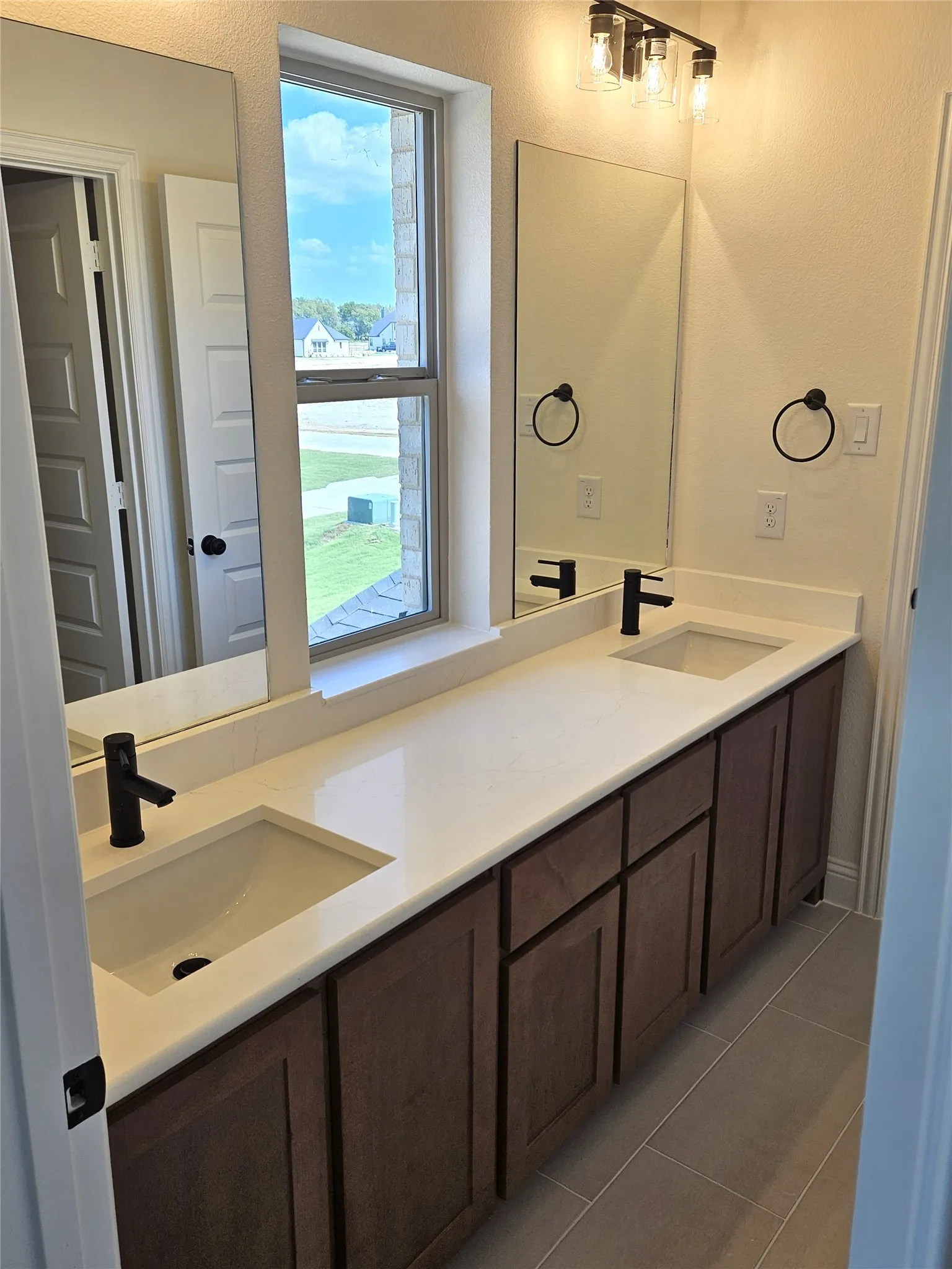 Single Family Residence For Sale in Grayson County , 3204 Windmill Road, Van Alstyne, Texas 75495, 5 Bedroom, 4 Bathroom, 6 Garage spaces, 3,628 Sqft, built in 2026, mls#21392752, Real Estate Agent in Van Alstyne, Homes For Sale in Grayson county, Homes For Sale in Van Alstyne, Realtor in Van Alstyne Texas, Real Estate Brokerage Independent Realty Texas, Luminita Cordes Realtor