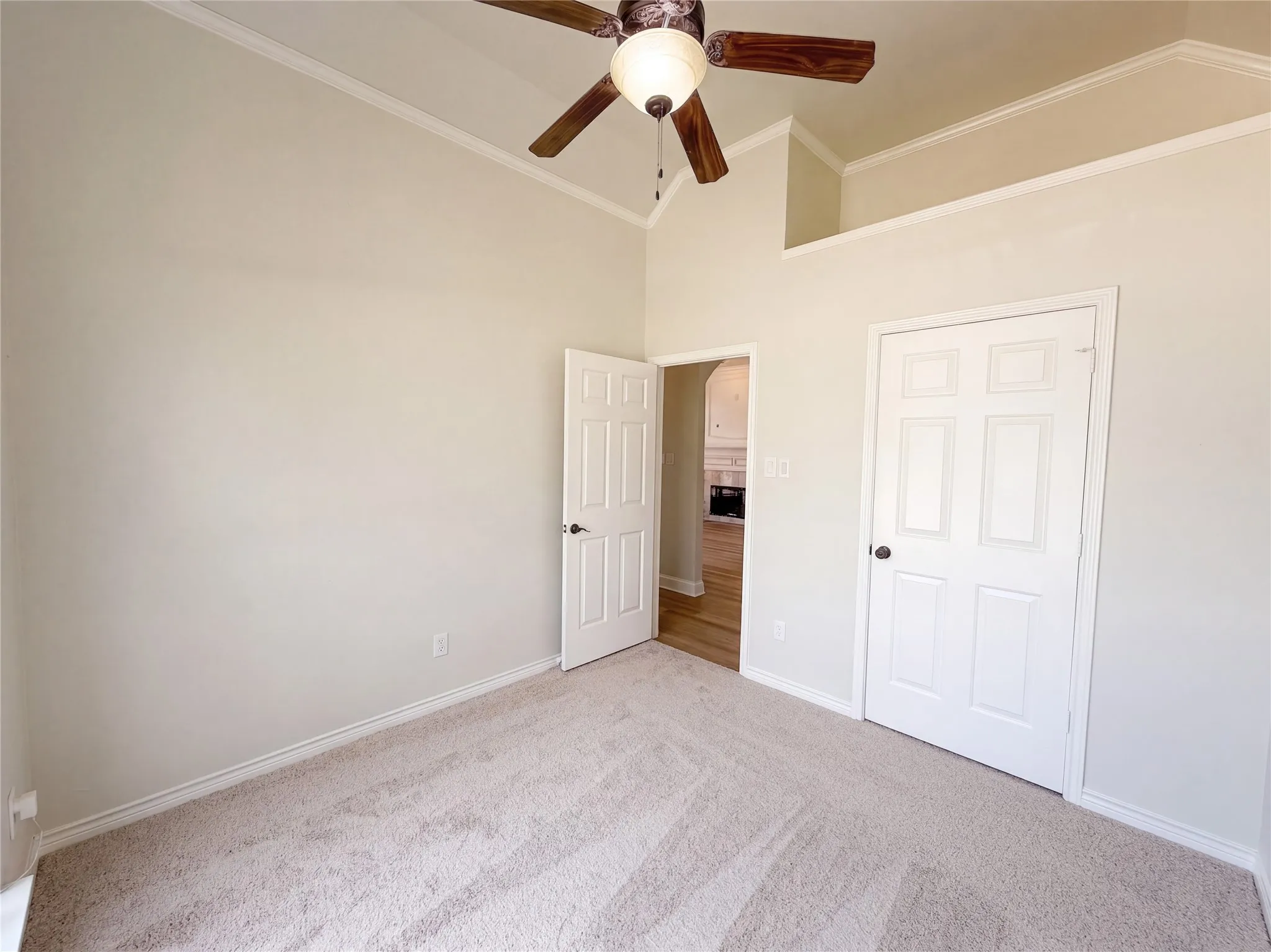Single Family Residence For Sale in Dallas County , 8703 Stonecrest Drive, Irving, Texas 75063, 3 Bedroom, 2 Bathroom, 2 Garage spaces, 1,626 Sqft, built in 1993, mls#21390996, Real Estate Agent in Irving, Homes For Sale in Dallas county, Homes For Sale in Irving, Realtor in Irving Texas, Real Estate Brokerage Independent Realty Texas, Luminita Cordes Realtor