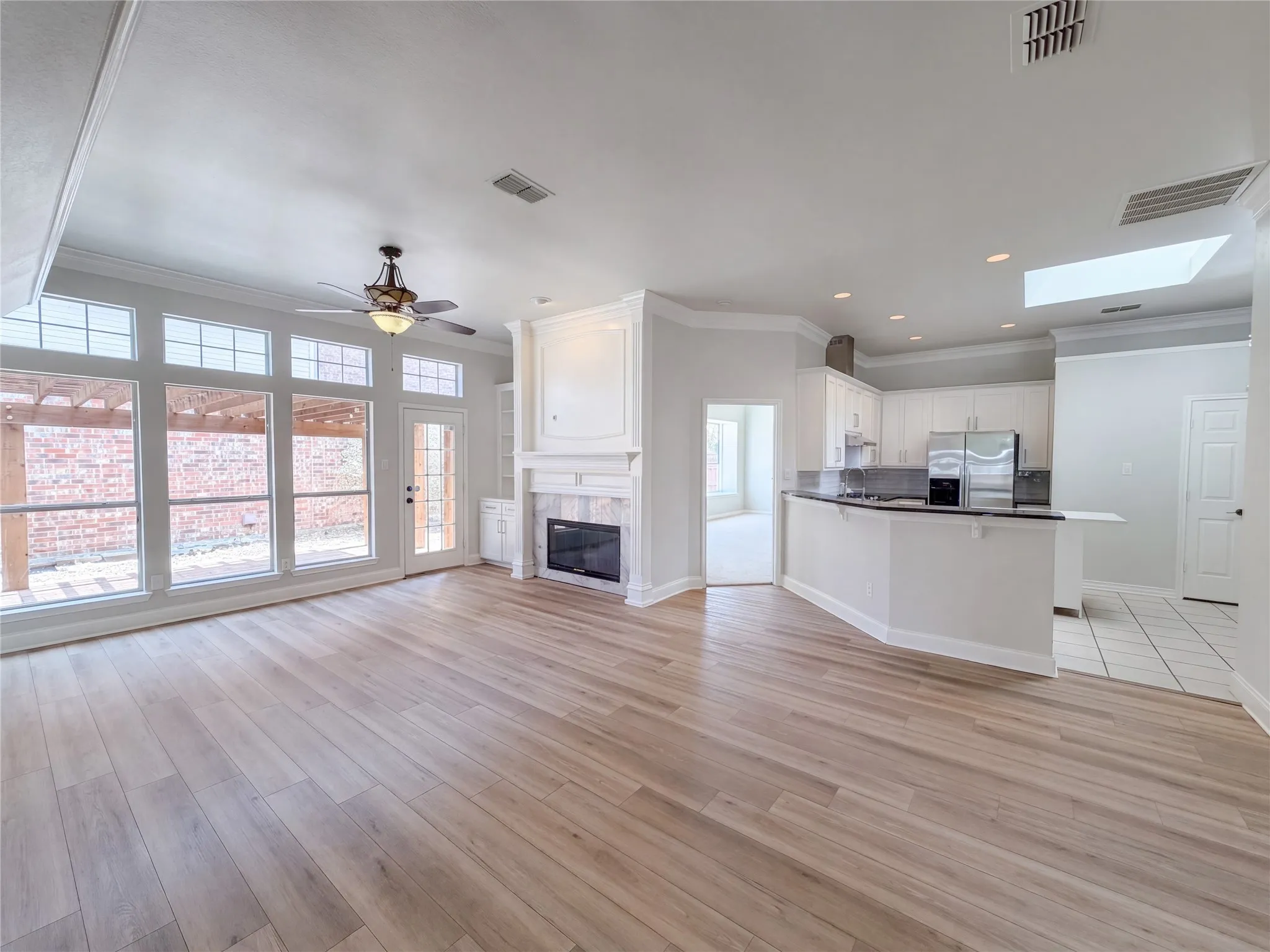 Single Family Residence For Sale in Dallas County , 8703 Stonecrest Drive, Irving, Texas 75063, 3 Bedroom, 2 Bathroom, 2 Garage spaces, 1,626 Sqft, built in 1993, mls#21390996, Real Estate Agent in Irving, Homes For Sale in Dallas county, Homes For Sale in Irving, Realtor in Irving Texas, Real Estate Brokerage Independent Realty Texas, Luminita Cordes Realtor