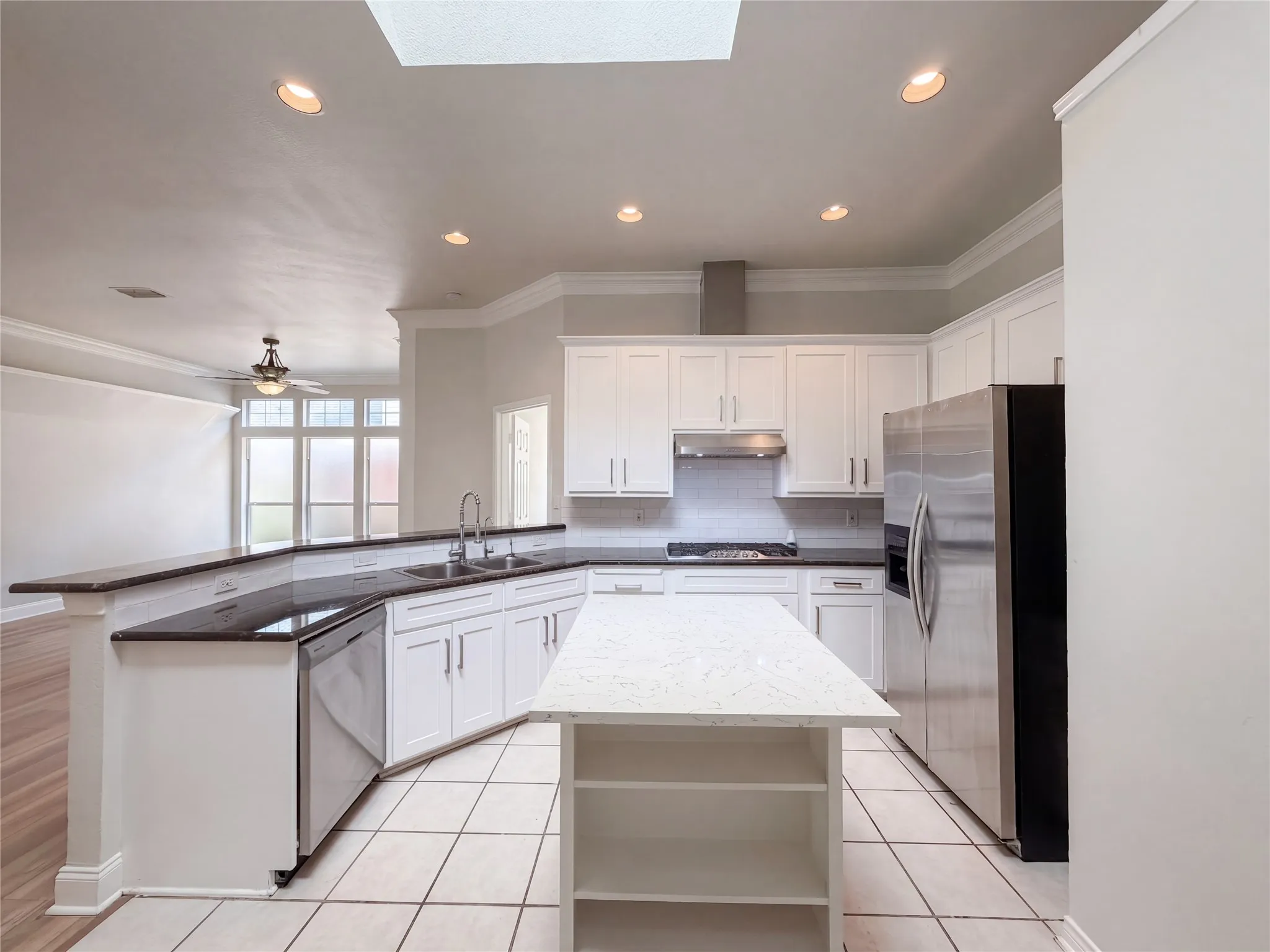 Single Family Residence For Sale in Dallas County , 8703 Stonecrest Drive, Irving, Texas 75063, 3 Bedroom, 2 Bathroom, 2 Garage spaces, 1,626 Sqft, built in 1993, mls#21390996, Real Estate Agent in Irving, Homes For Sale in Dallas county, Homes For Sale in Irving, Realtor in Irving Texas, Real Estate Brokerage Independent Realty Texas, Luminita Cordes Realtor