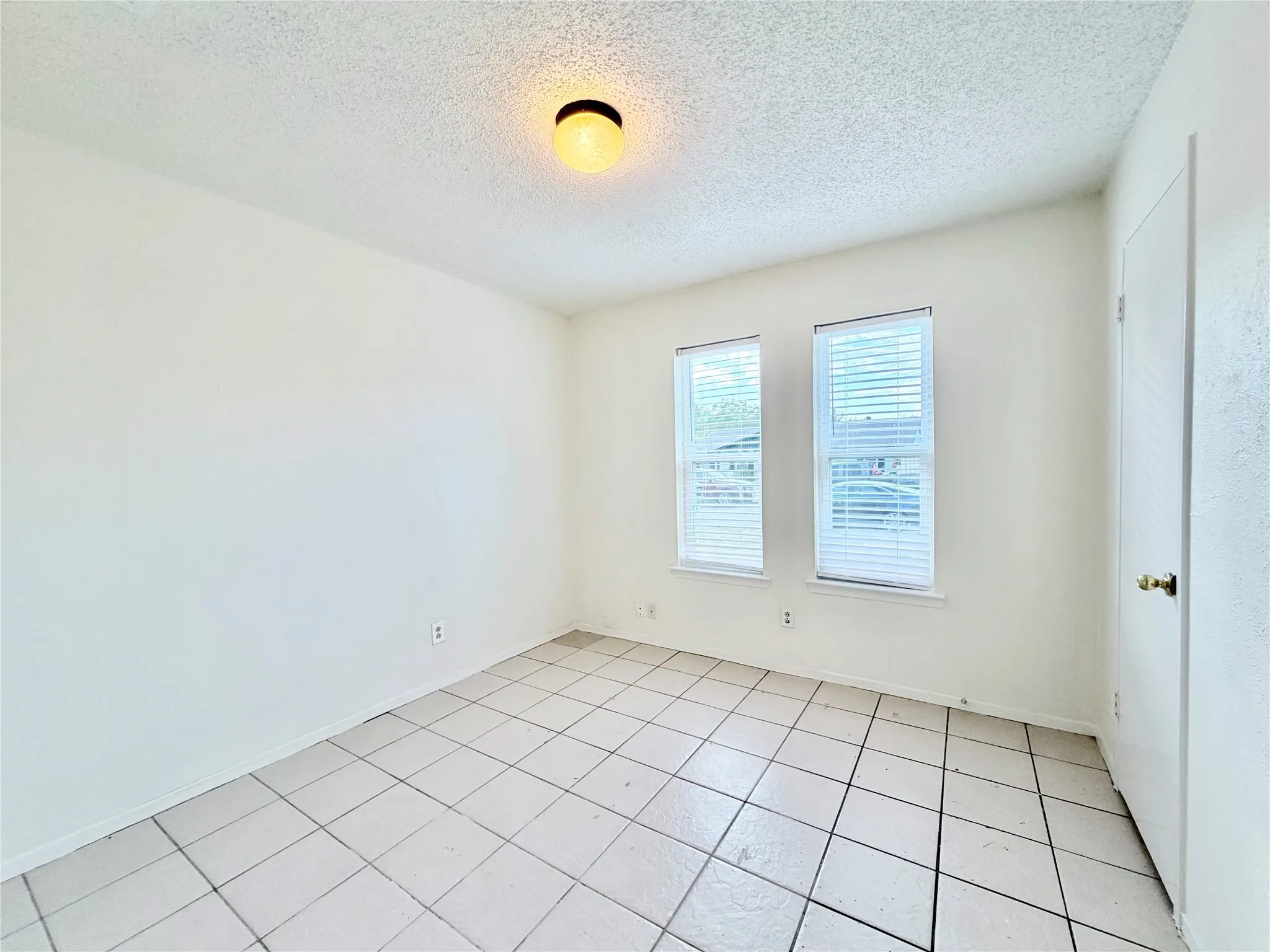 Single Family Residence For Rent in Dallas County , 610 Colonial Drive, Garland, Texas 75043, 4 Bedroom, 3 Bathroom, 2 Garage spaces, 2,186 Sqft, built in 1971, mls#21392761, Real Estate Agent in Garland, Homes For Rent in Dallas county, Homes For Rent in Garland, Realtor in Garland Texas, Real Estate Brokerage Independent Realty Texas, Luminita Cordes Realtor