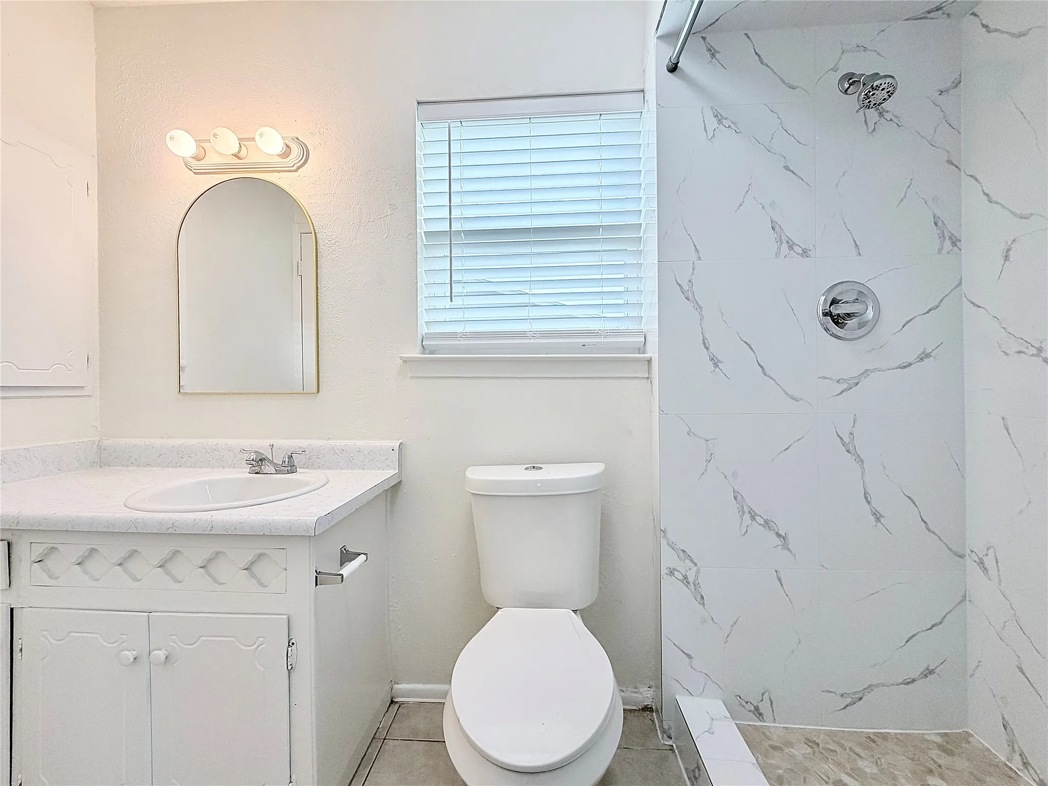 Single Family Residence For Rent in Dallas County , 610 Colonial Drive, Garland, Texas 75043, 4 Bedroom, 3 Bathroom, 2 Garage spaces, 2,186 Sqft, built in 1971, mls#21392761, Real Estate Agent in Garland, Homes For Rent in Dallas county, Homes For Rent in Garland, Realtor in Garland Texas, Real Estate Brokerage Independent Realty Texas, Luminita Cordes Realtor