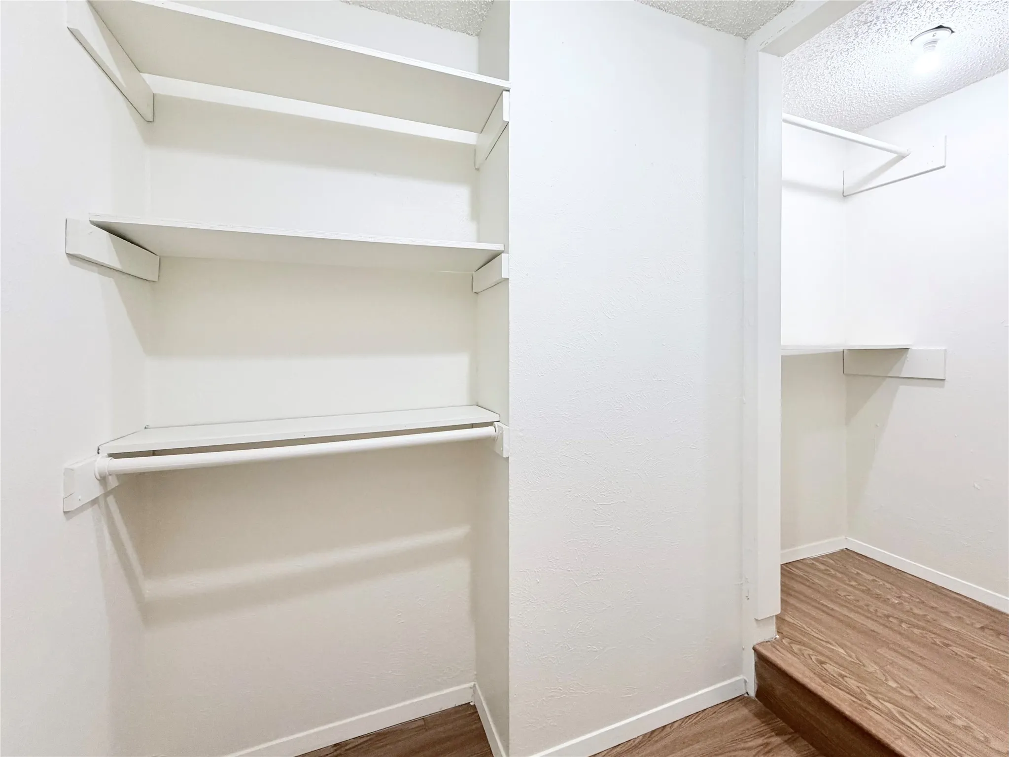 Single Family Residence For Rent in Dallas County , 610 Colonial Drive, Garland, Texas 75043, 4 Bedroom, 3 Bathroom, 2 Garage spaces, 2,186 Sqft, built in 1971, mls#21392761, Real Estate Agent in Garland, Homes For Rent in Dallas county, Homes For Rent in Garland, Realtor in Garland Texas, Real Estate Brokerage Independent Realty Texas, Luminita Cordes Realtor