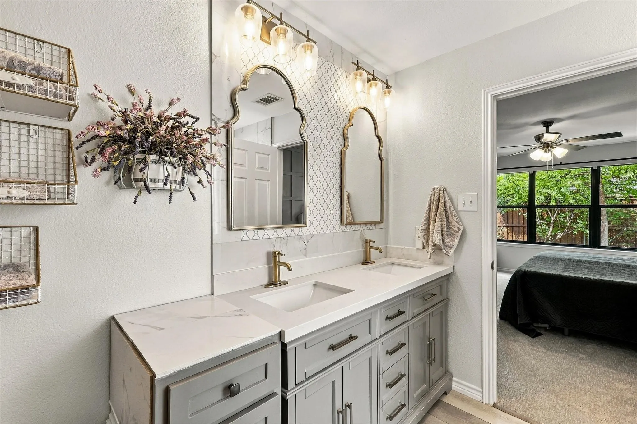 Ensuite bathroom.