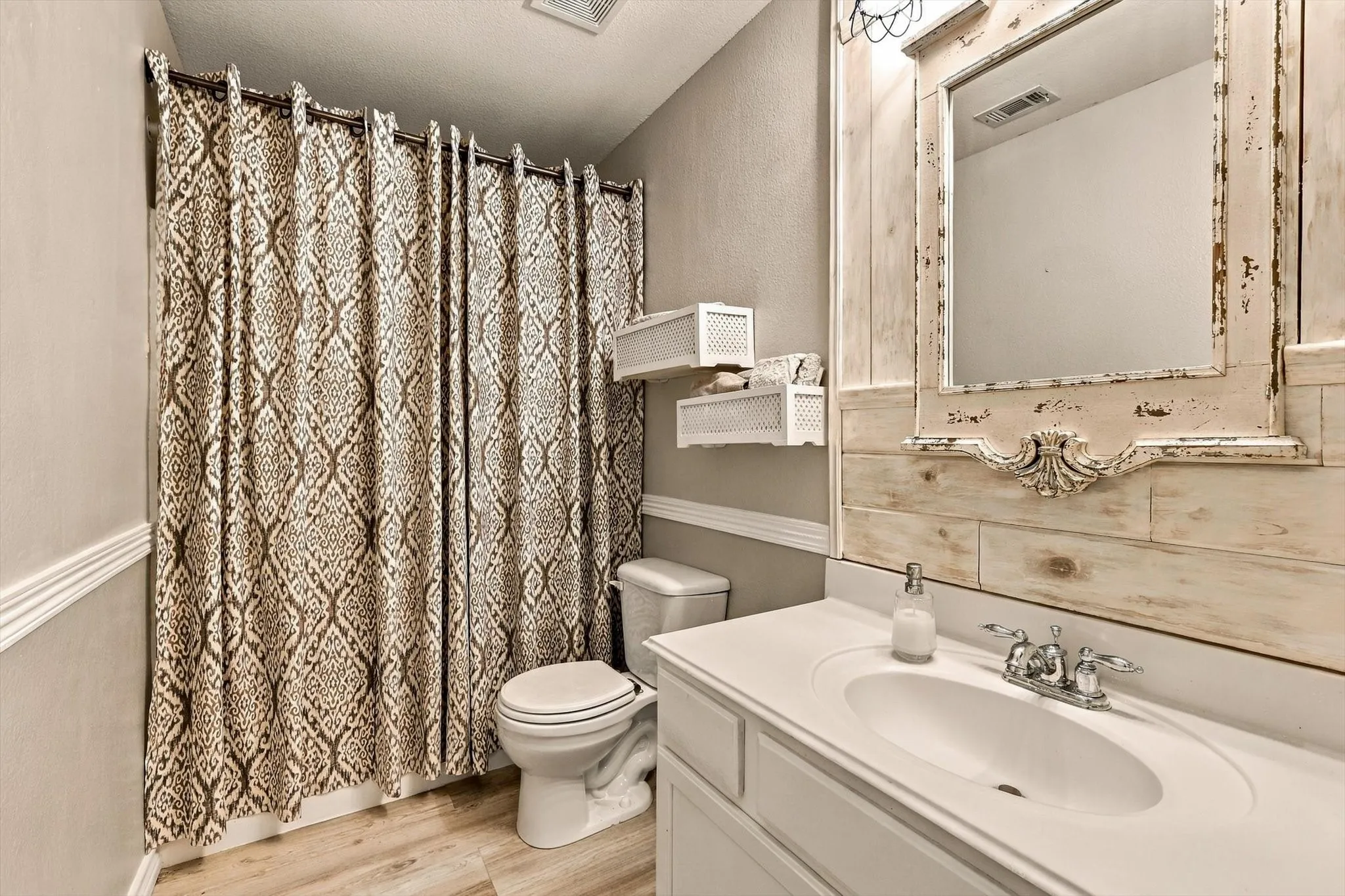 Secondary full bath.