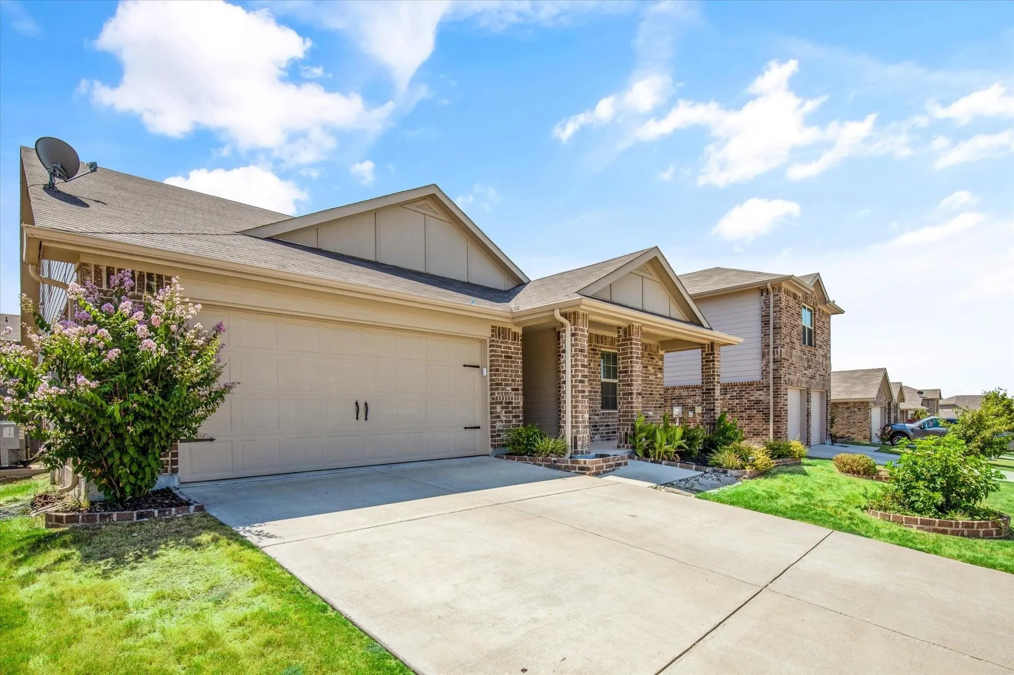 Single Family Residence For Sale in Tarrant County , 2929 Spotted Fawn Drive, Fort Worth, Texas 76108, 4 Bedroom, 3 Bathroom, 2 Garage spaces, 3,046 Sqft, built in 2019, mls#21386514, Real Estate Agent in Fort Worth, Homes For Sale in Tarrant county, Homes For Sale in Fort Worth, Realtor in Fort Worth Texas, Real Estate Brokerage Independent Realty Texas, Luminita Cordes Realtor
