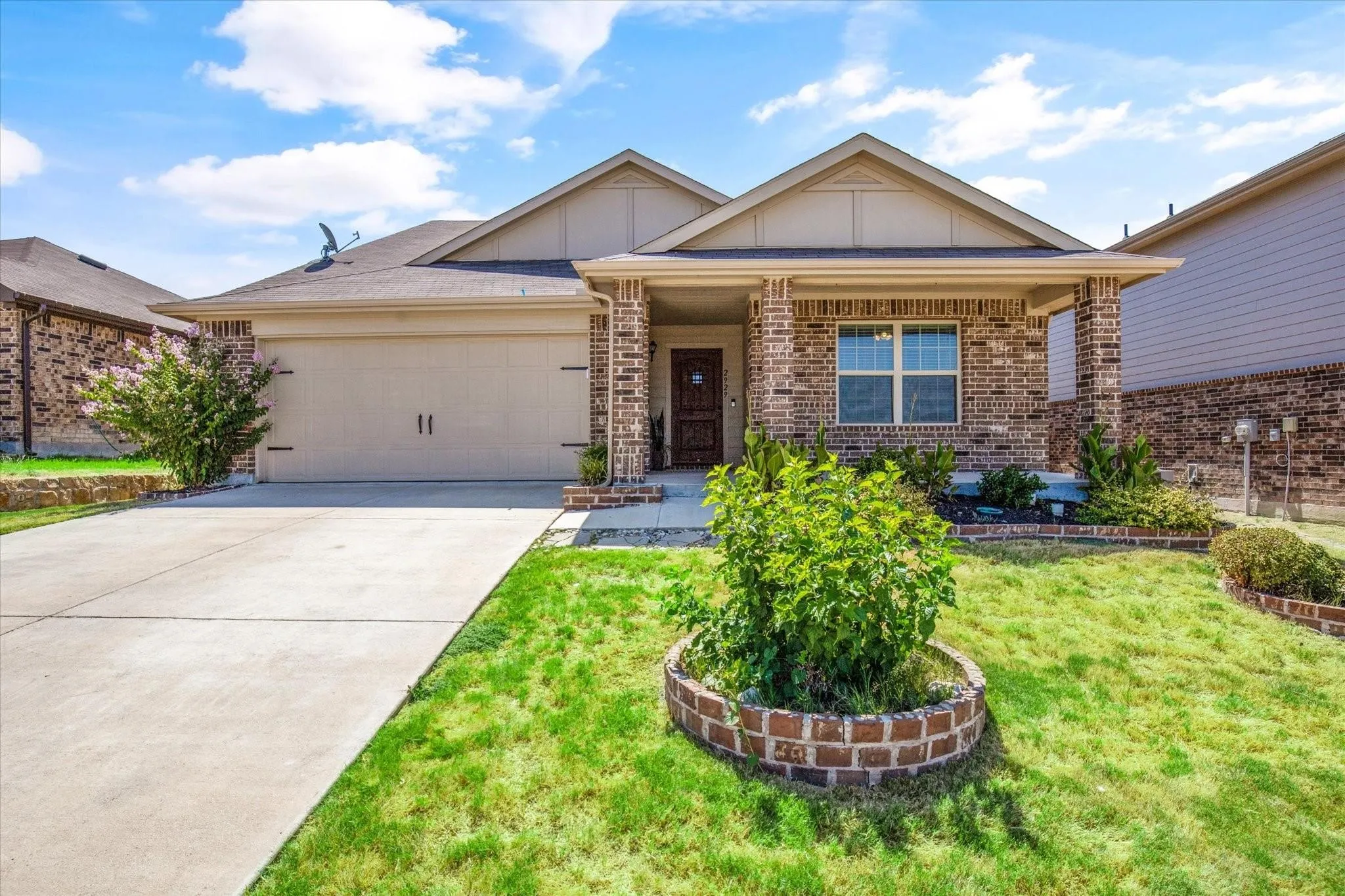 Single Family Residence For Sale in Tarrant County , 2929 Spotted Fawn Drive, Fort Worth, Texas 76108, 4 Bedroom, 3 Bathroom, 2 Garage spaces, 3,046 Sqft, built in 2019, mls#21386514, Real Estate Agent in Fort Worth, Homes For Sale in Tarrant county, Homes For Sale in Fort Worth, Realtor in Fort Worth Texas, Real Estate Brokerage Independent Realty Texas, Luminita Cordes Realtor