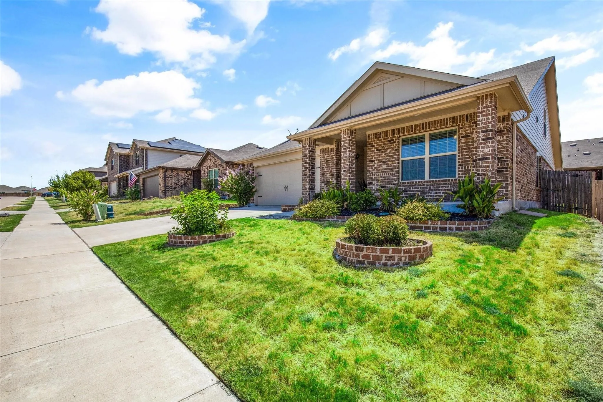 Single Family Residence For Sale in Tarrant County , 2929 Spotted Fawn Drive, Fort Worth, Texas 76108, 4 Bedroom, 3 Bathroom, 2 Garage spaces, 3,046 Sqft, built in 2019, mls#21386514, Real Estate Agent in Fort Worth, Homes For Sale in Tarrant county, Homes For Sale in Fort Worth, Realtor in Fort Worth Texas, Real Estate Brokerage Independent Realty Texas, Luminita Cordes Realtor