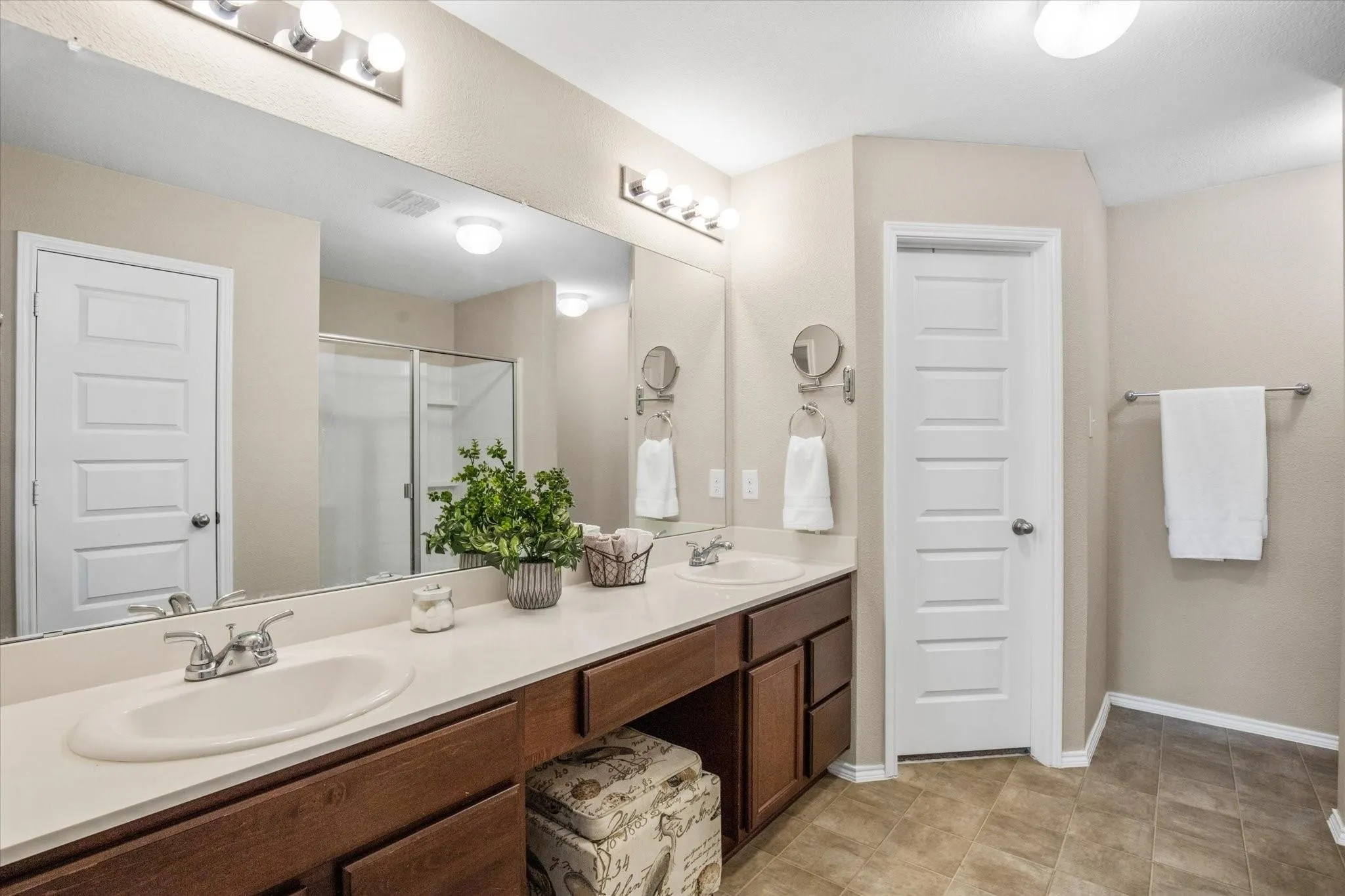 Single Family Residence For Sale in Tarrant County , 2929 Spotted Fawn Drive, Fort Worth, Texas 76108, 4 Bedroom, 3 Bathroom, 2 Garage spaces, 3,046 Sqft, built in 2019, mls#21386514, Real Estate Agent in Fort Worth, Homes For Sale in Tarrant county, Homes For Sale in Fort Worth, Realtor in Fort Worth Texas, Real Estate Brokerage Independent Realty Texas, Luminita Cordes Realtor