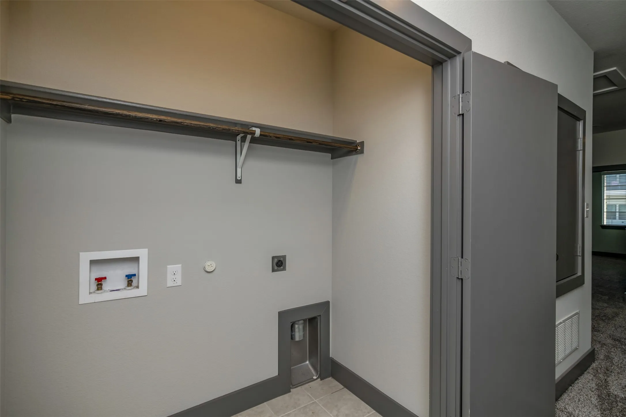 Townhouse For Rent in Tarrant County , 216 Wimberly Street, Fort Worth, Texas 76107, 3 Bedroom, 3 Bathroom, 2 Garage spaces, 2,080 Sqft, built in 2016, mls#21384219, Real Estate Agent in Fort Worth, Homes For Rent in Tarrant county, Homes For Rent in Fort Worth, Realtor in Fort Worth Texas, Real Estate Brokerage Independent Realty Texas, Luminita Cordes Realtor