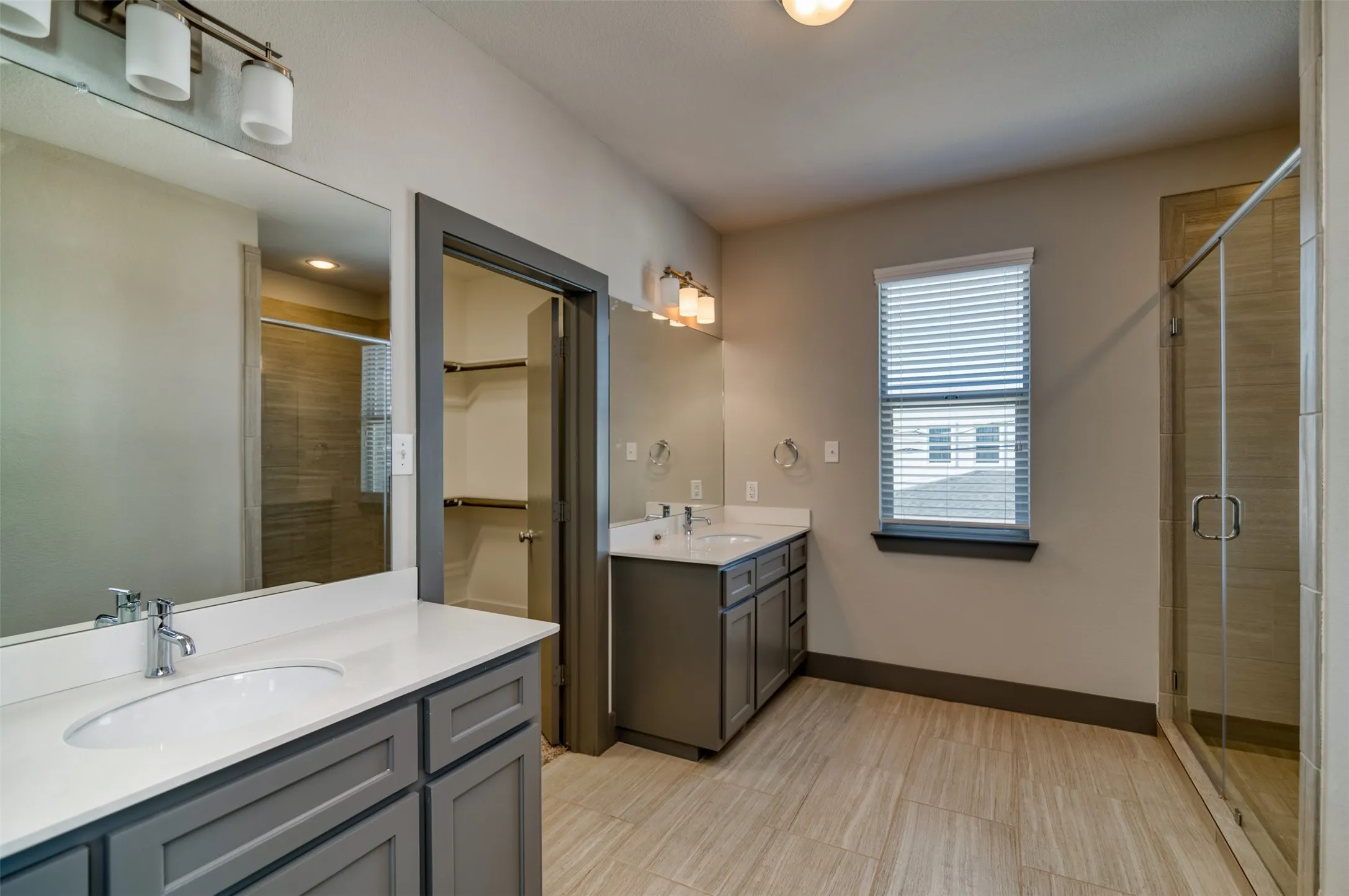 Townhouse For Rent in Tarrant County , 216 Wimberly Street, Fort Worth, Texas 76107, 3 Bedroom, 3 Bathroom, 2 Garage spaces, 2,080 Sqft, built in 2016, mls#21384219, Real Estate Agent in Fort Worth, Homes For Rent in Tarrant county, Homes For Rent in Fort Worth, Realtor in Fort Worth Texas, Real Estate Brokerage Independent Realty Texas, Luminita Cordes Realtor