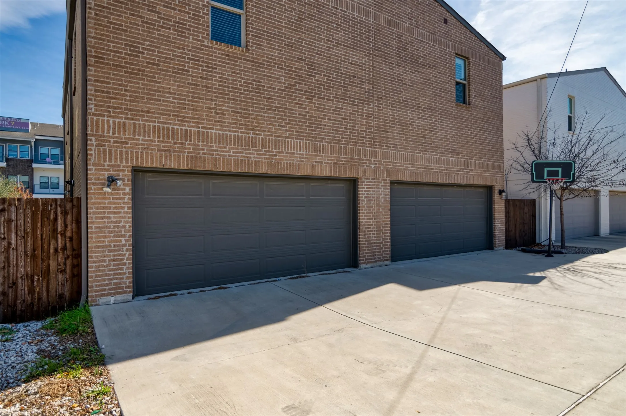 Townhouse For Rent in Tarrant County , 216 Wimberly Street, Fort Worth, Texas 76107, 3 Bedroom, 3 Bathroom, 2 Garage spaces, 2,080 Sqft, built in 2016, mls#21384219, Real Estate Agent in Fort Worth, Homes For Rent in Tarrant county, Homes For Rent in Fort Worth, Realtor in Fort Worth Texas, Real Estate Brokerage Independent Realty Texas, Luminita Cordes Realtor