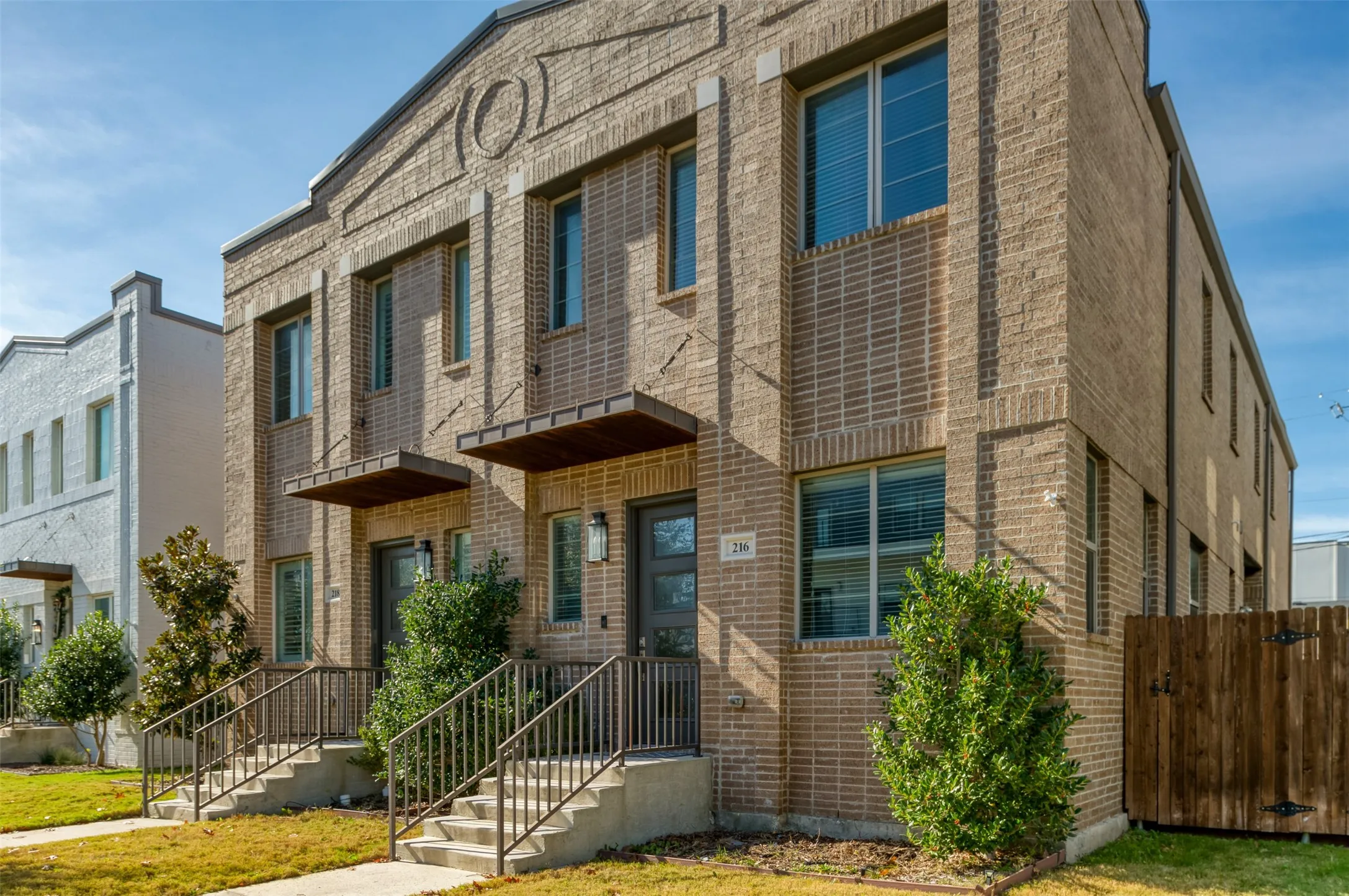 Townhouse For Rent in Tarrant County , 216 Wimberly Street, Fort Worth, Texas 76107, 3 Bedroom, 3 Bathroom, 2 Garage spaces, 2,080 Sqft, built in 2016, mls#21384219, Real Estate Agent in Fort Worth, Homes For Rent in Tarrant county, Homes For Rent in Fort Worth, Realtor in Fort Worth Texas, Real Estate Brokerage Independent Realty Texas, Luminita Cordes Realtor
