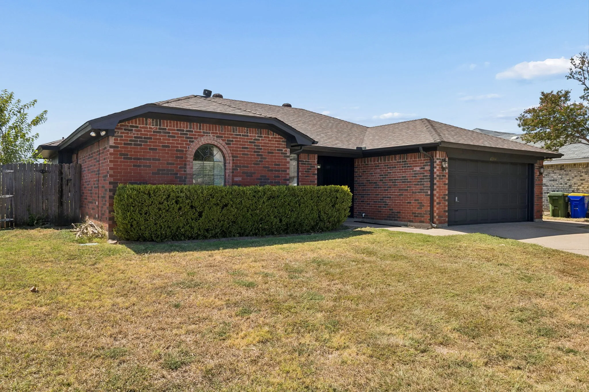 Single Family Residence For Rent in Tarrant County , 6344 N Park Drive, Watauga, Texas 76148, 3 Bedroom, 2 Bathroom, 2 Garage spaces, 1,662 Sqft, built in 1986, mls#21392590, Real Estate Agent in Watauga, Homes For Rent in Tarrant county, Homes For Rent in Watauga, Realtor in Watauga Texas, Real Estate Brokerage Independent Realty Texas, Luminita Cordes Realtor