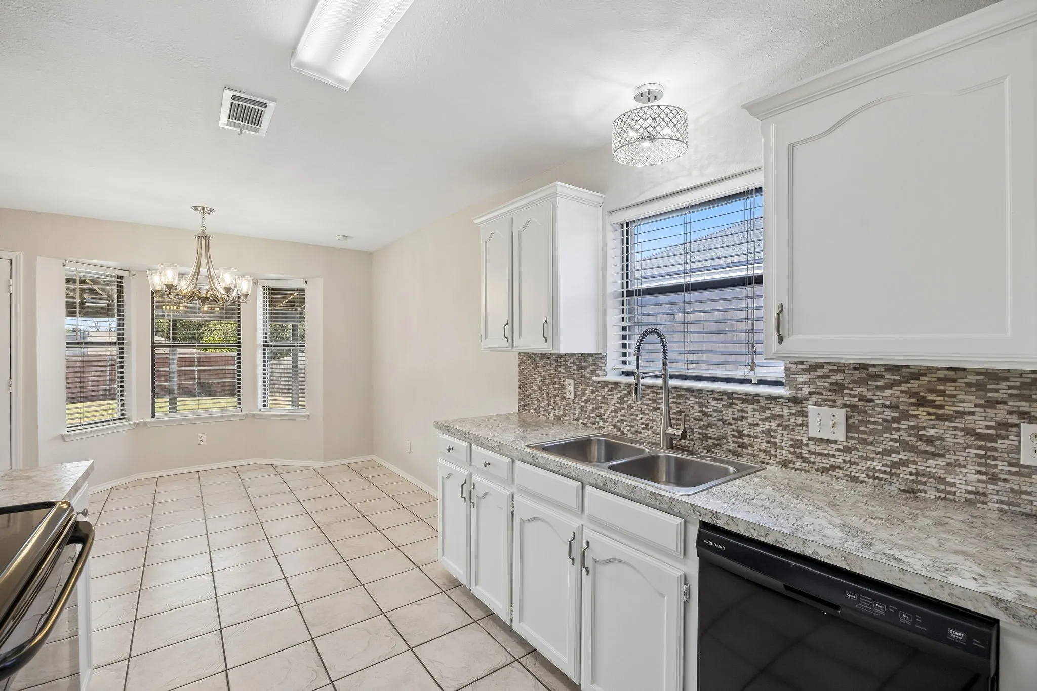 Single Family Residence For Rent in Tarrant County , 6344 N Park Drive, Watauga, Texas 76148, 3 Bedroom, 2 Bathroom, 2 Garage spaces, 1,662 Sqft, built in 1986, mls#21392590, Real Estate Agent in Watauga, Homes For Rent in Tarrant county, Homes For Rent in Watauga, Realtor in Watauga Texas, Real Estate Brokerage Independent Realty Texas, Luminita Cordes Realtor