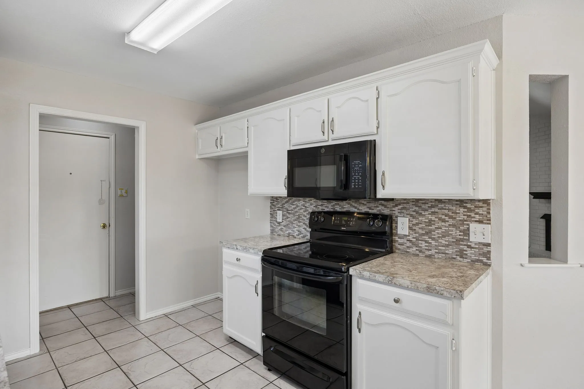 Single Family Residence For Rent in Tarrant County , 6344 N Park Drive, Watauga, Texas 76148, 3 Bedroom, 2 Bathroom, 2 Garage spaces, 1,662 Sqft, built in 1986, mls#21392590, Real Estate Agent in Watauga, Homes For Rent in Tarrant county, Homes For Rent in Watauga, Realtor in Watauga Texas, Real Estate Brokerage Independent Realty Texas, Luminita Cordes Realtor