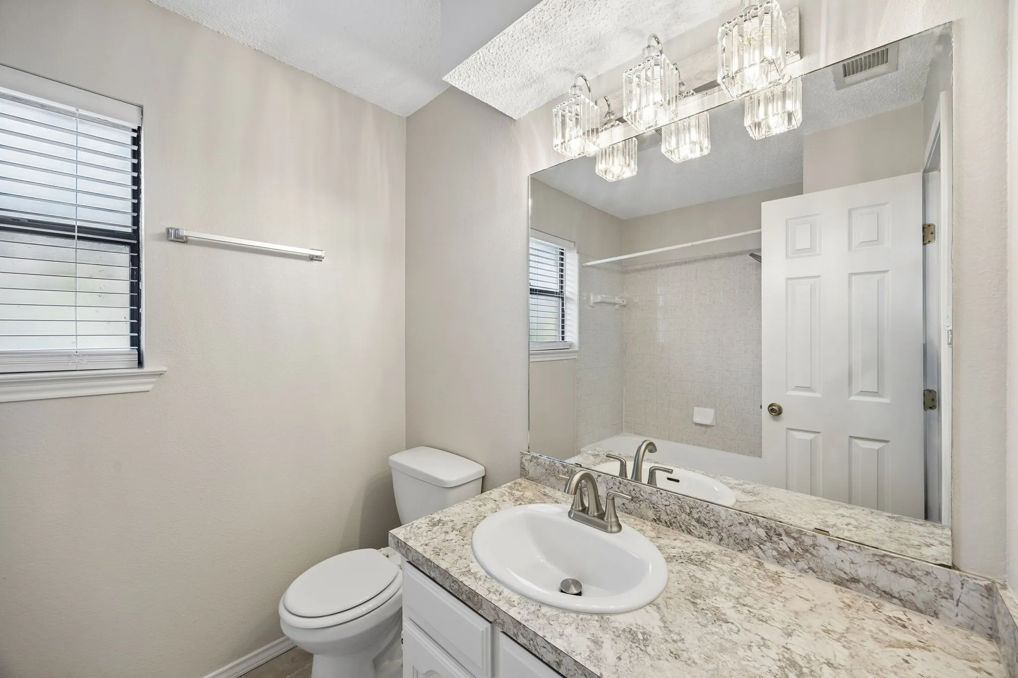 Single Family Residence For Rent in Tarrant County , 6344 N Park Drive, Watauga, Texas 76148, 3 Bedroom, 2 Bathroom, 2 Garage spaces, 1,662 Sqft, built in 1986, mls#21392590, Real Estate Agent in Watauga, Homes For Rent in Tarrant county, Homes For Rent in Watauga, Realtor in Watauga Texas, Real Estate Brokerage Independent Realty Texas, Luminita Cordes Realtor
